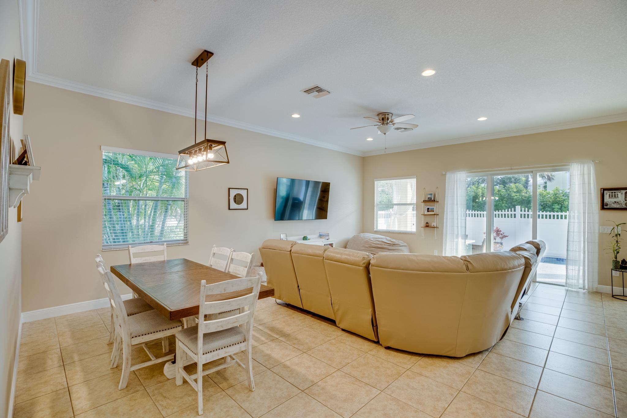 4247 Diamond Square Property Photo 11