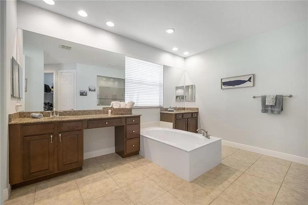 4247 Diamond Square Property Photo 15