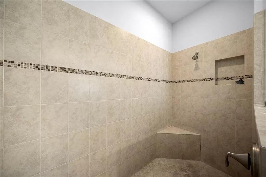 4247 Diamond Square Property Photo 16