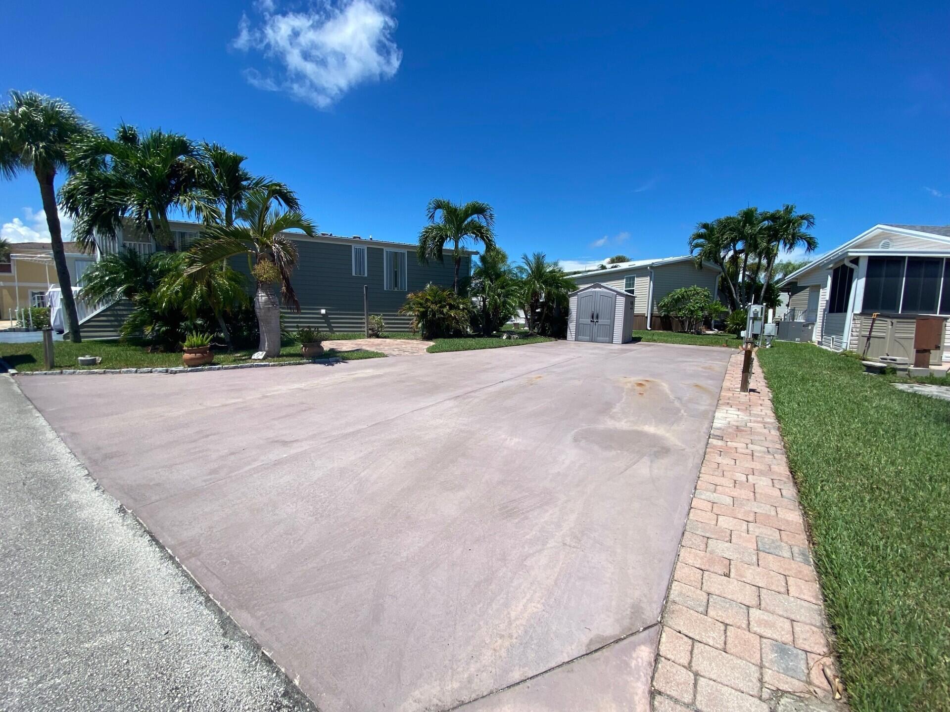 108 Nettles Boulevard Property Photo 3