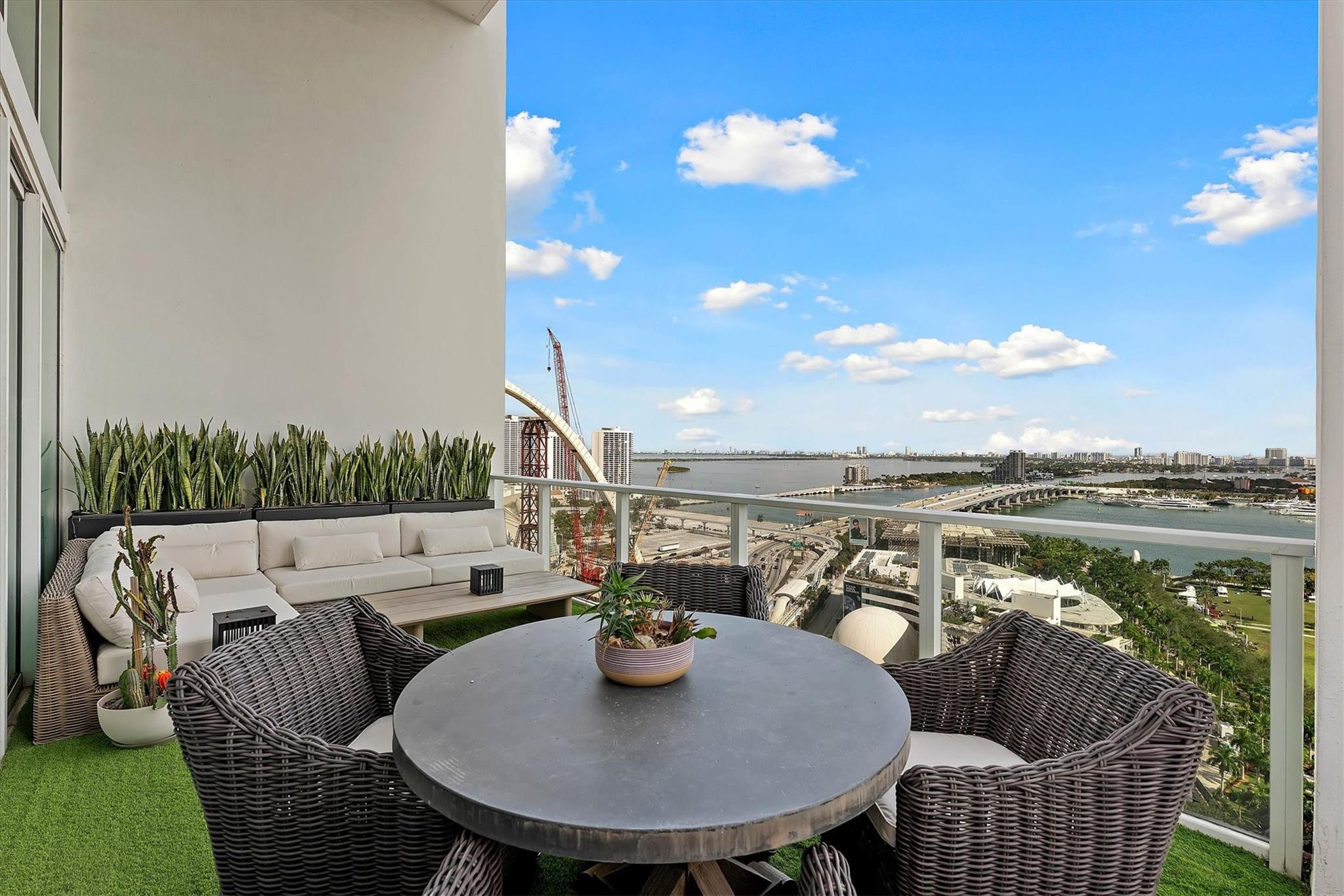 1040 Biscayne Boulevard 2101 Property Photo 13