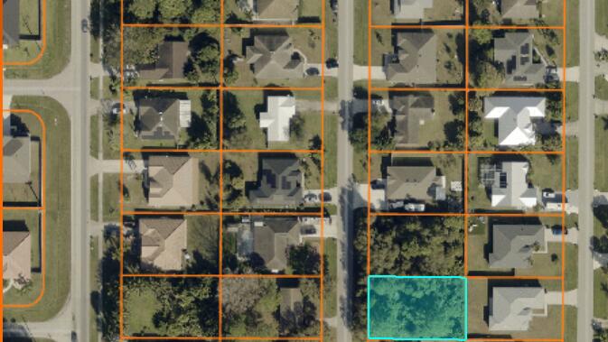 1757 Sw Day Street Property Photo 4