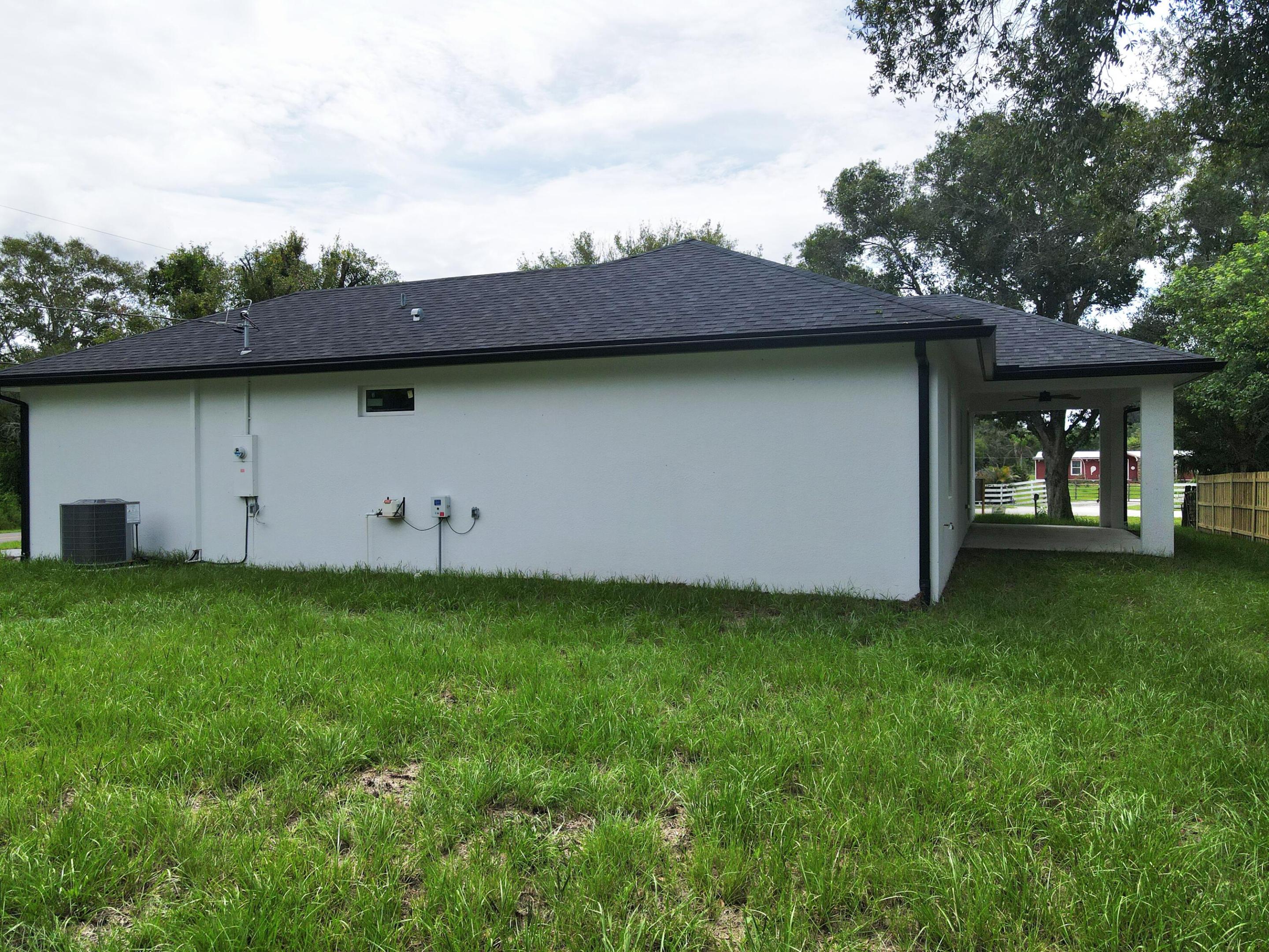 702 Nw 39th Circle Property Photo 5