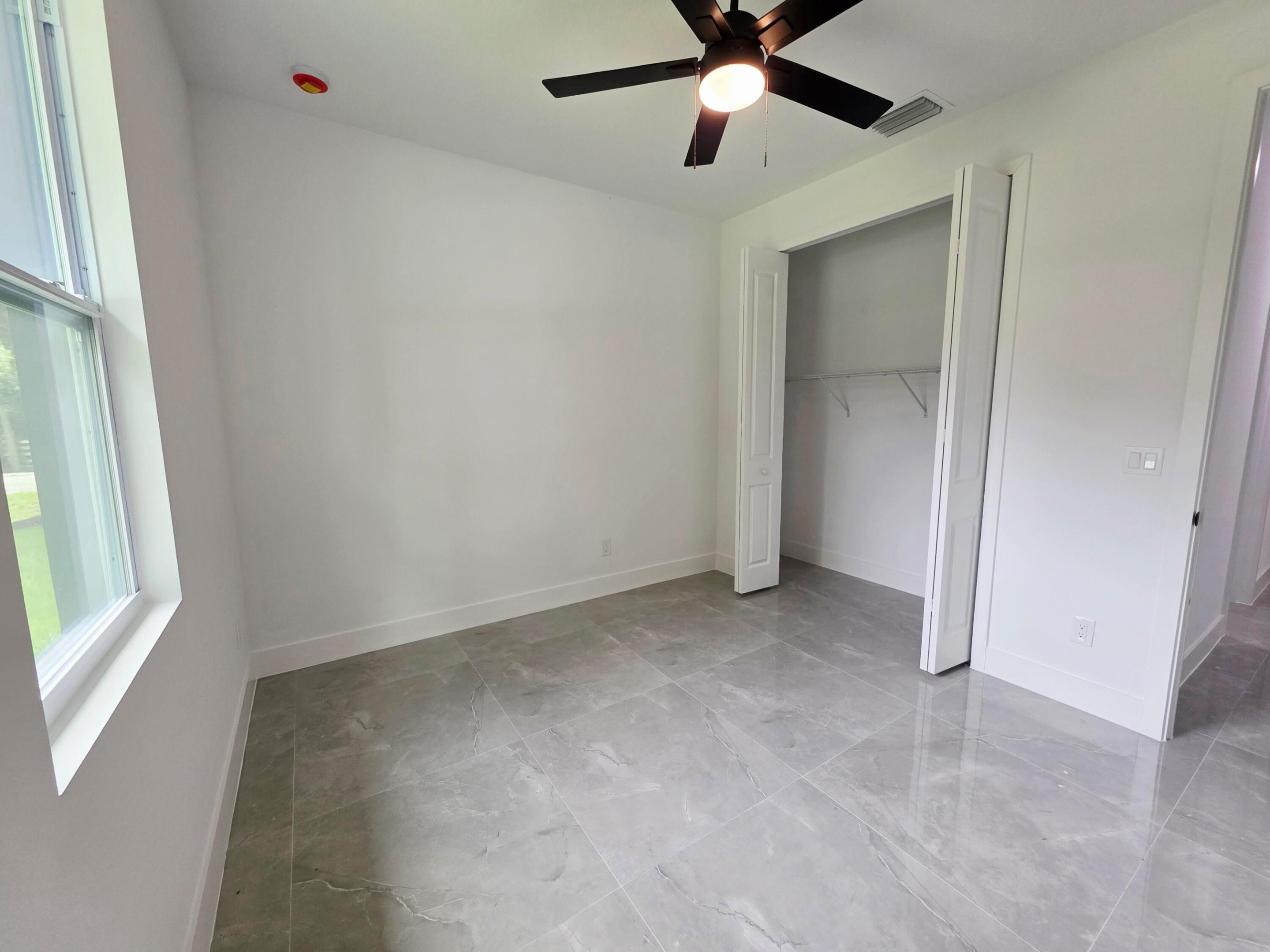 702 Nw 39th Circle Property Photo 26