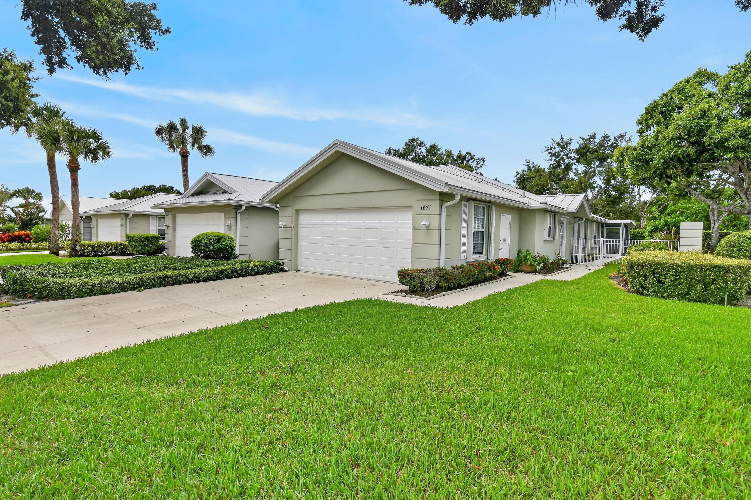 1671 Sw Waterfall Boulevard Property Photo 1
