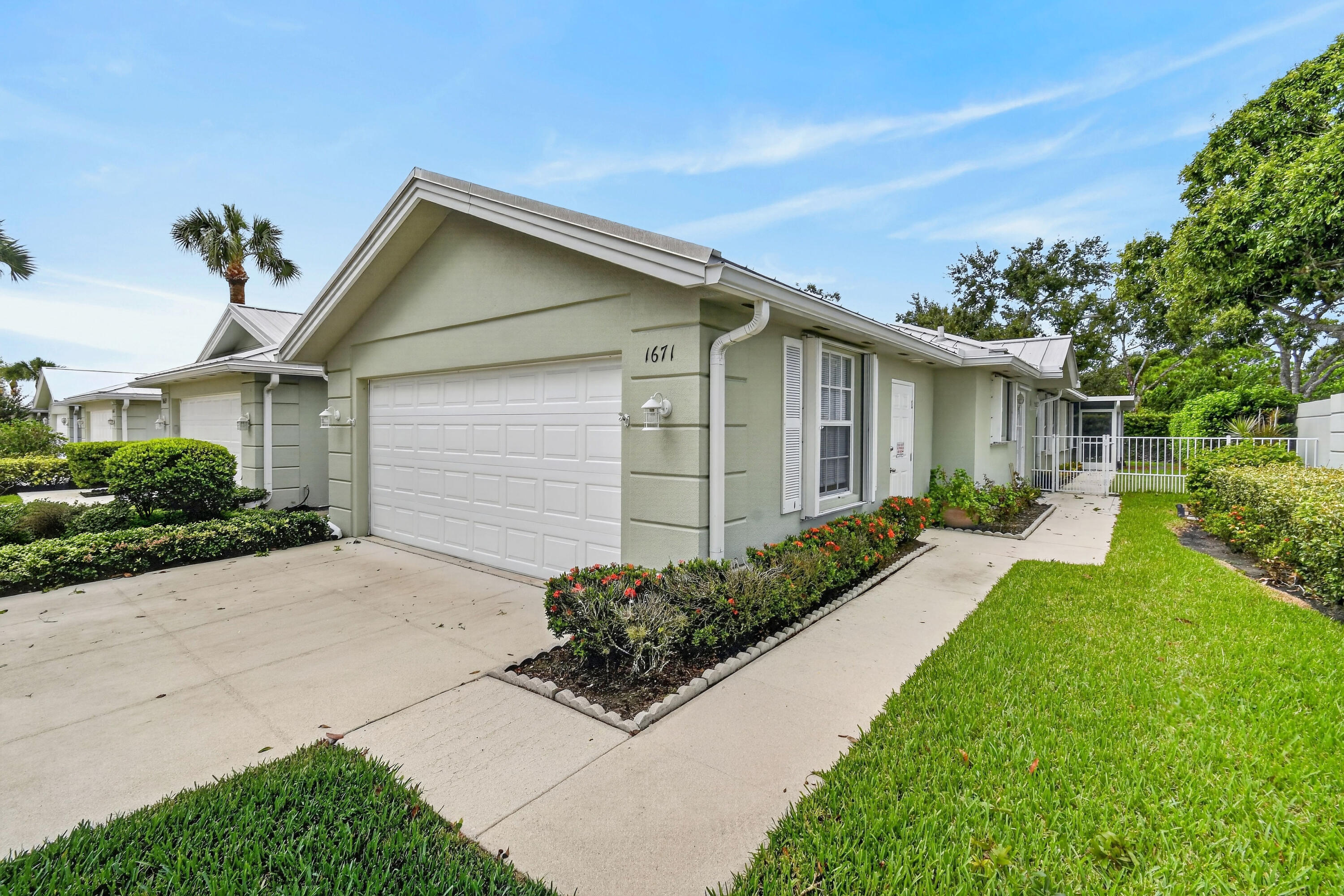 1671 Sw Waterfall Boulevard Property Photo 2