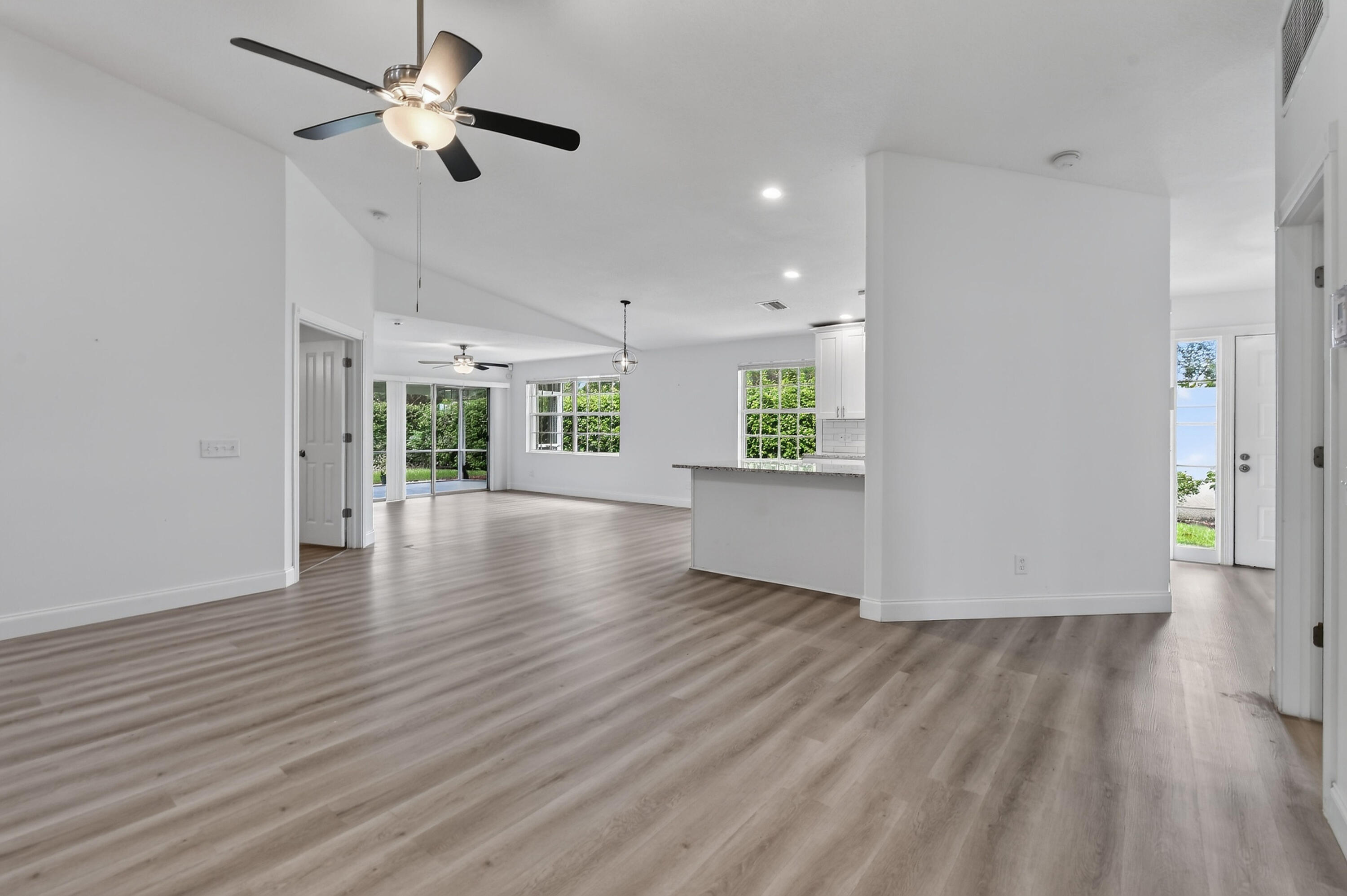 1671 Sw Waterfall Boulevard Property Photo 6