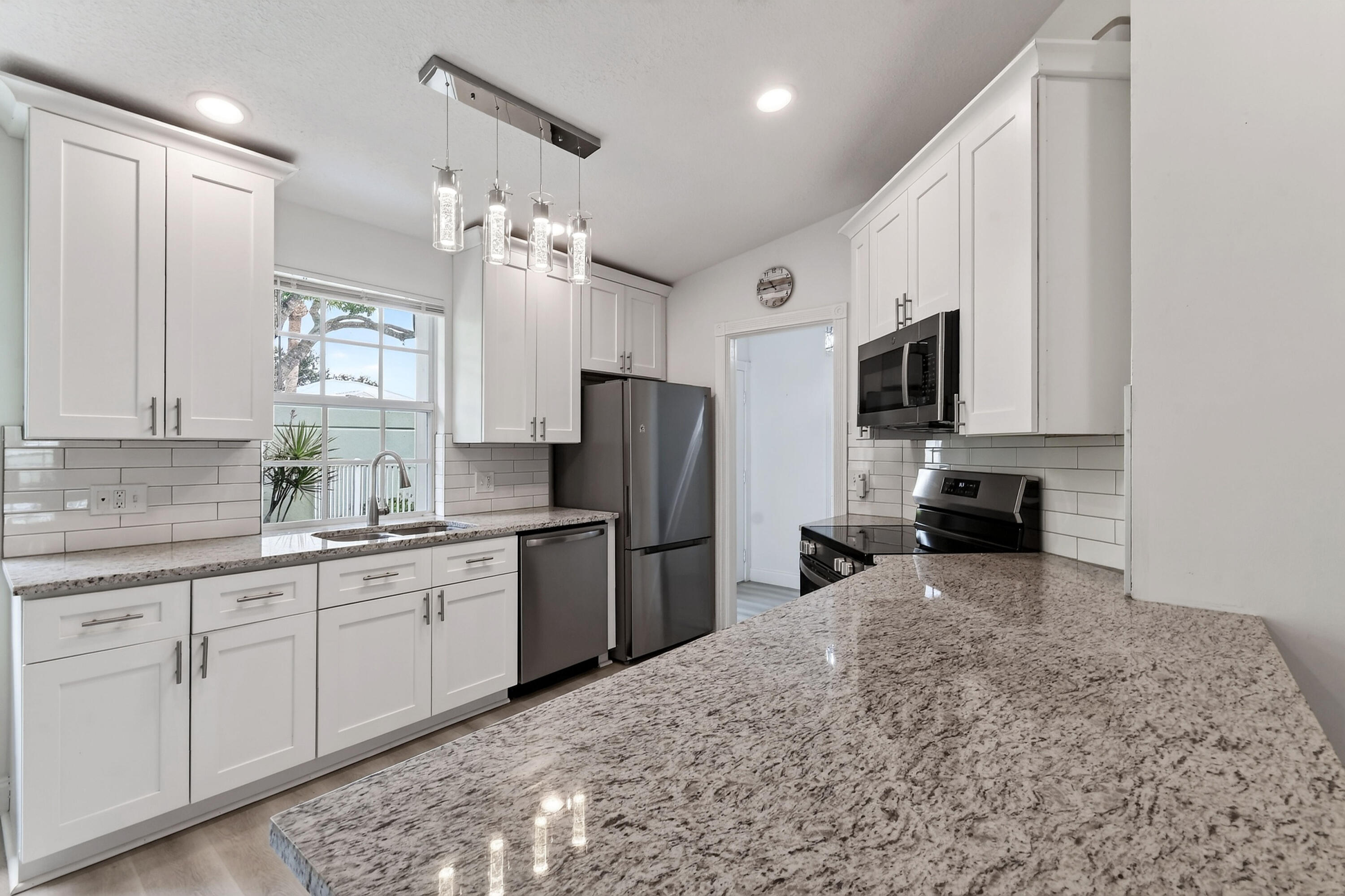 1671 Sw Waterfall Boulevard Property Photo 17