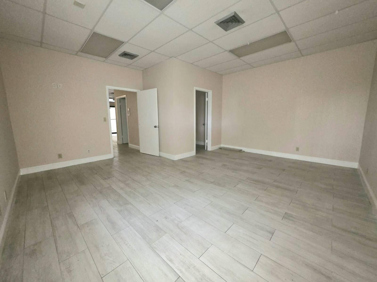 10235 W Sample Road 107 Property Photo 10