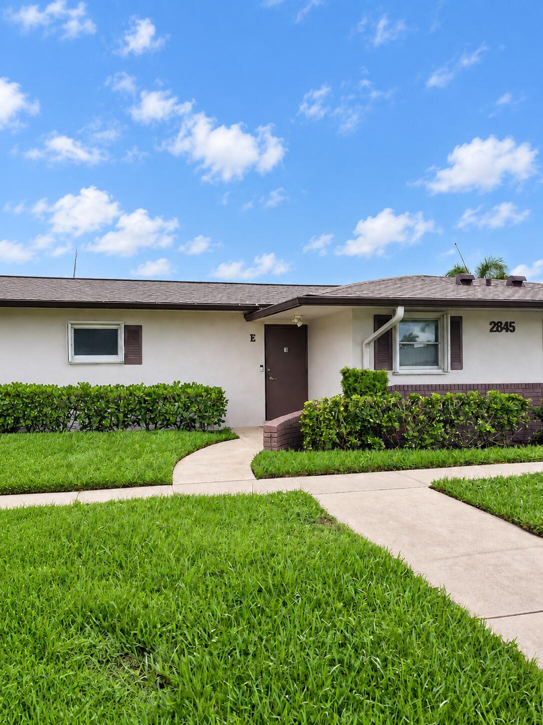 2845 Crosley Drive E E Property Photo 1