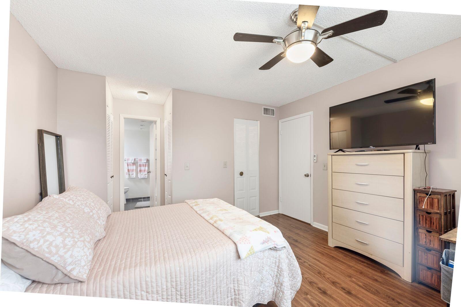 10442 Sunrise Lakes Boulevard 212 Property Photo 11