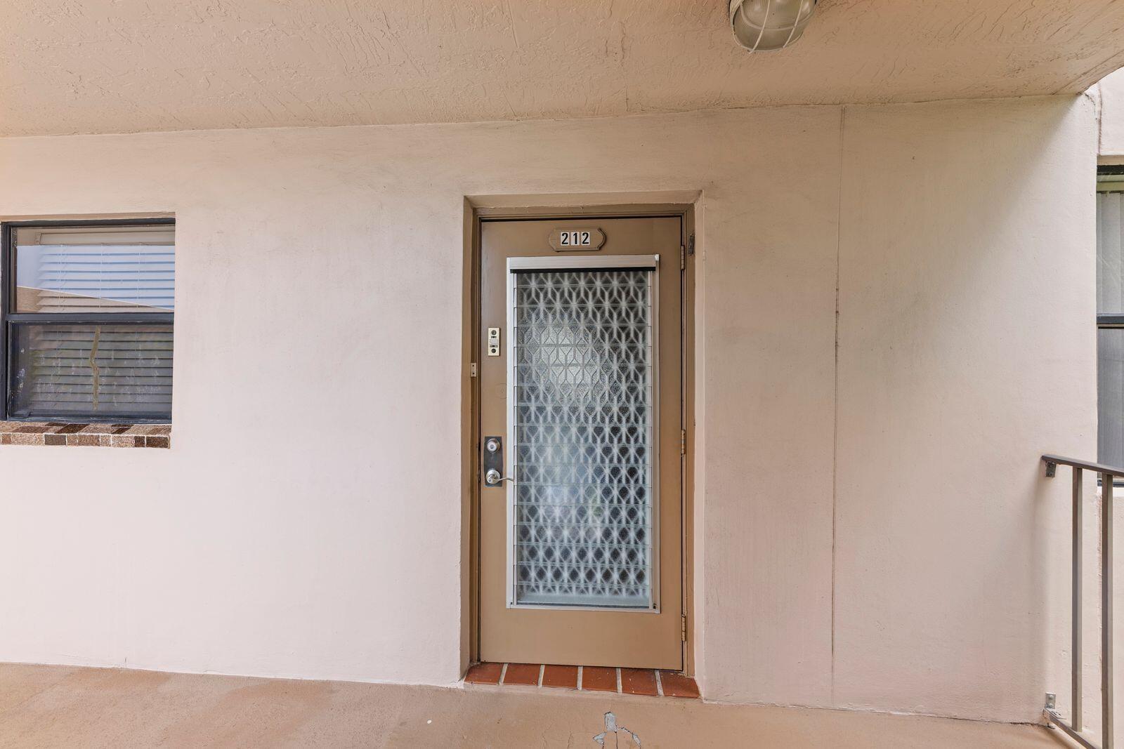 10442 Sunrise Lakes Boulevard 212 Property Photo 18