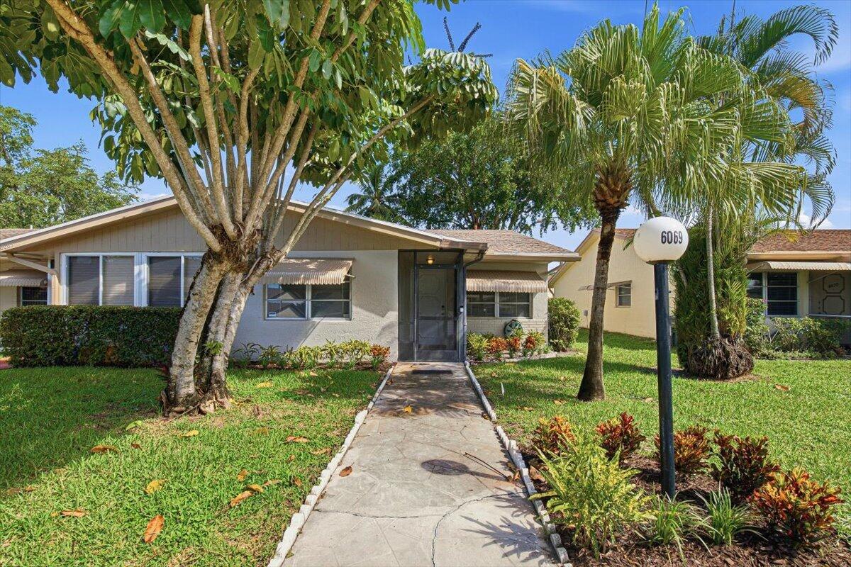 6069 LA PALMA Lane Property Photo 1