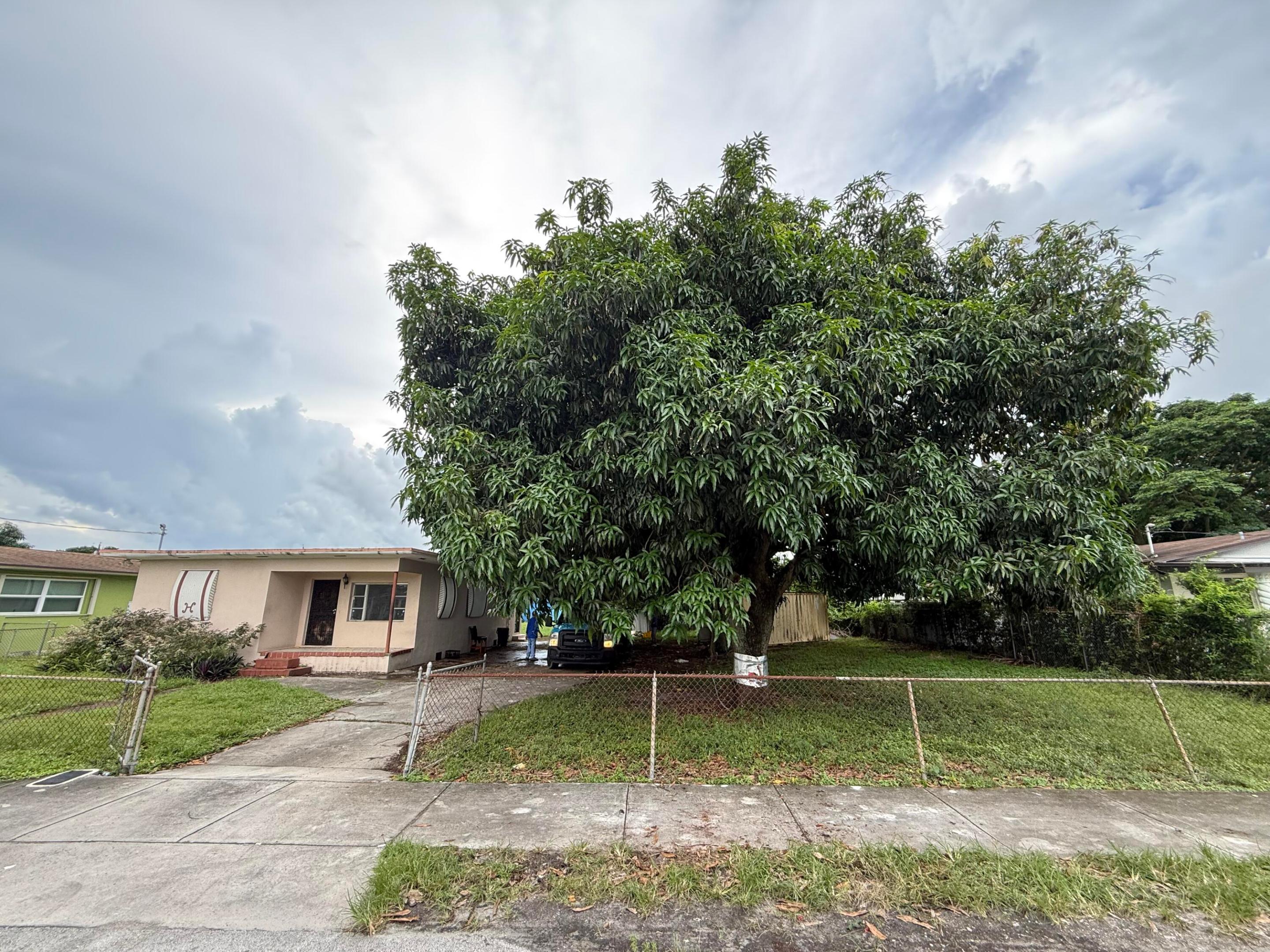 1628 Nw 154th Street Property Photo 1