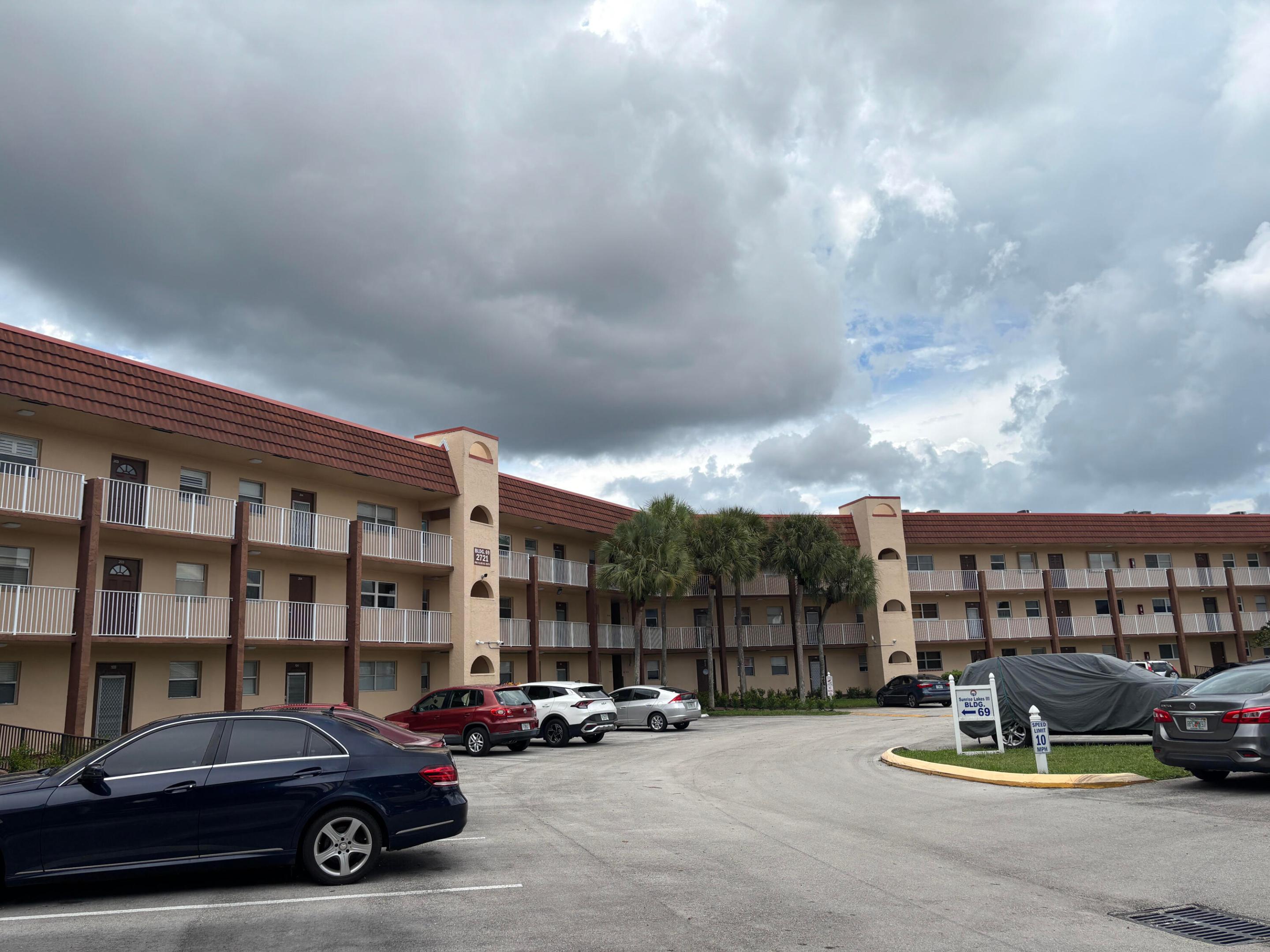 2721 N Pine Island Road 204