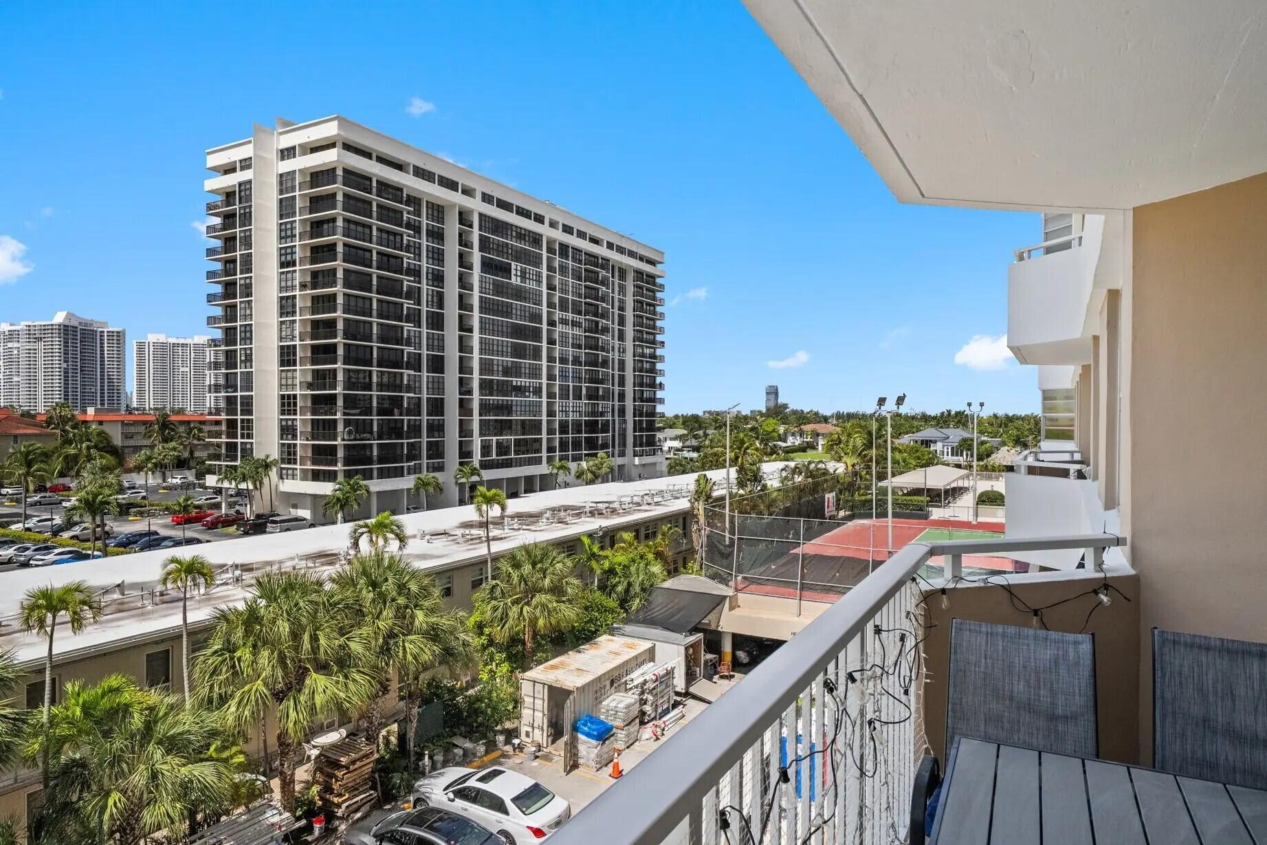 1985 S Ocean Drive 3a Property Photo 2