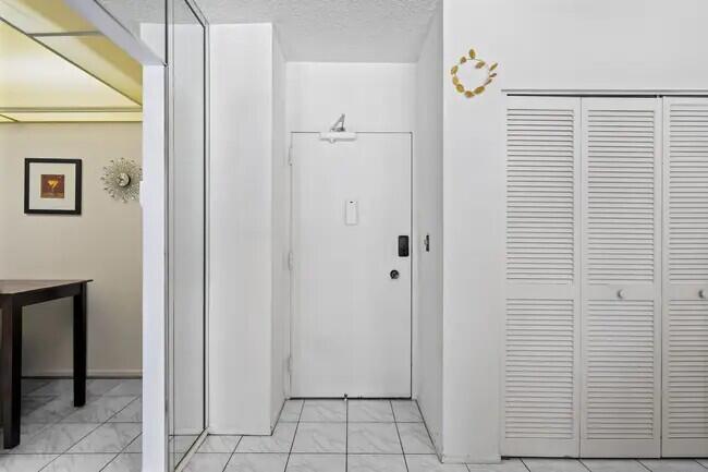 1985 S Ocean Drive 3a Property Photo 4