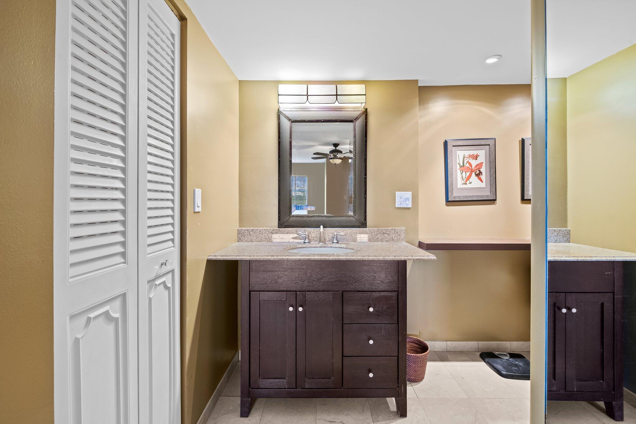 3930 Inverrary Boulevard 608-d Property Photo 12