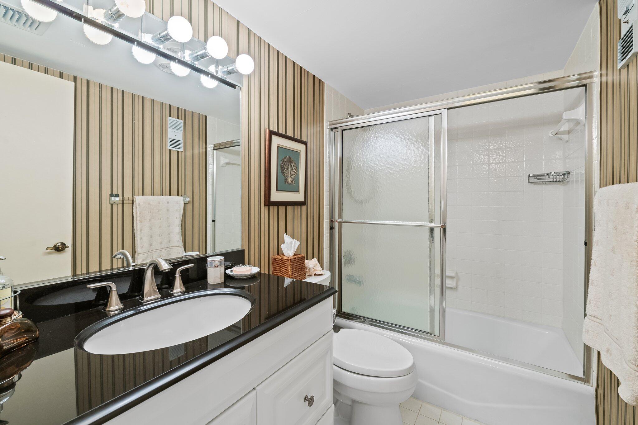 3930 Inverrary Boulevard 608-d Property Photo 16