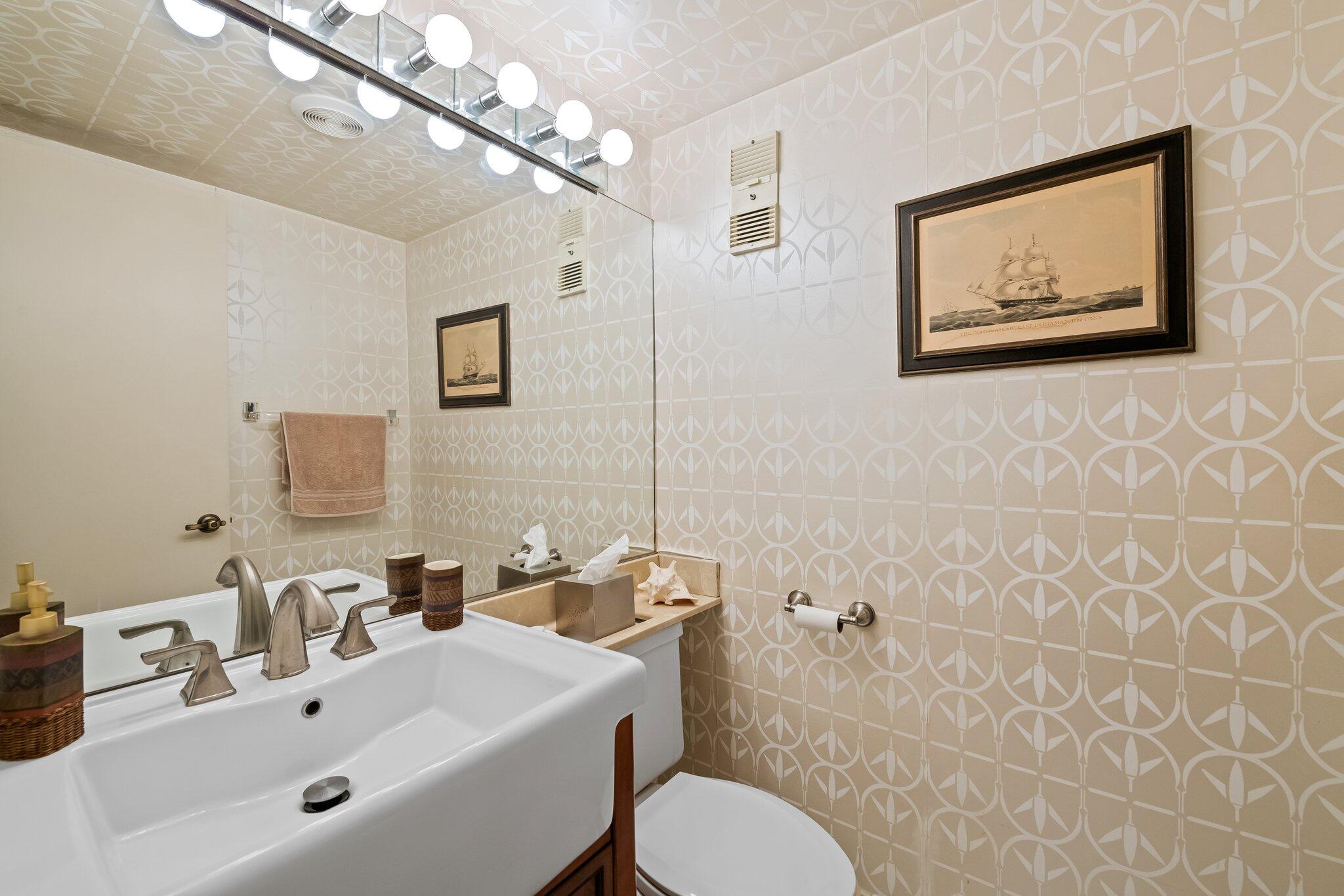 3930 Inverrary Boulevard 608-d Property Photo 23