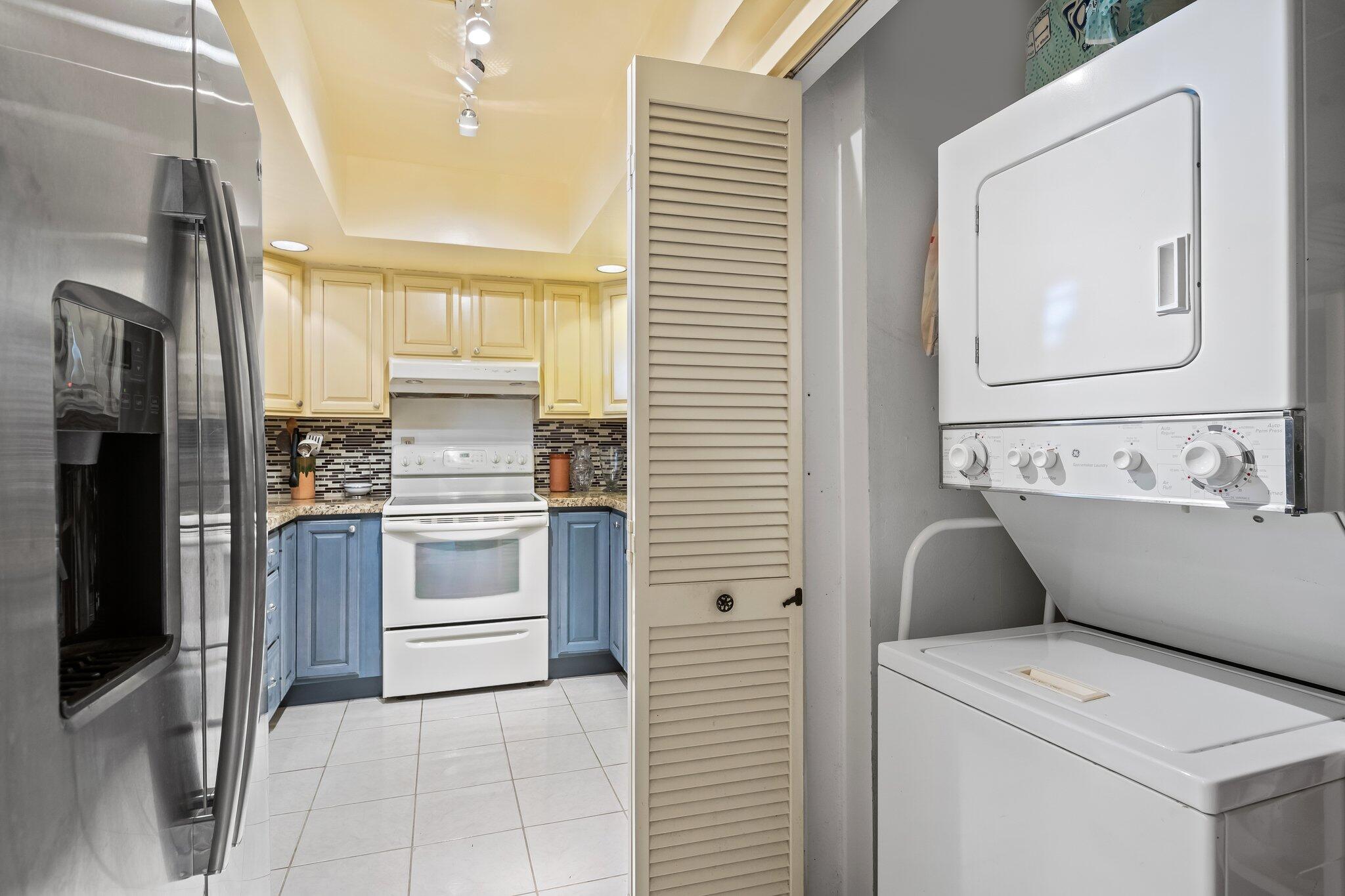 3930 Inverrary Boulevard 608-d Property Photo 25