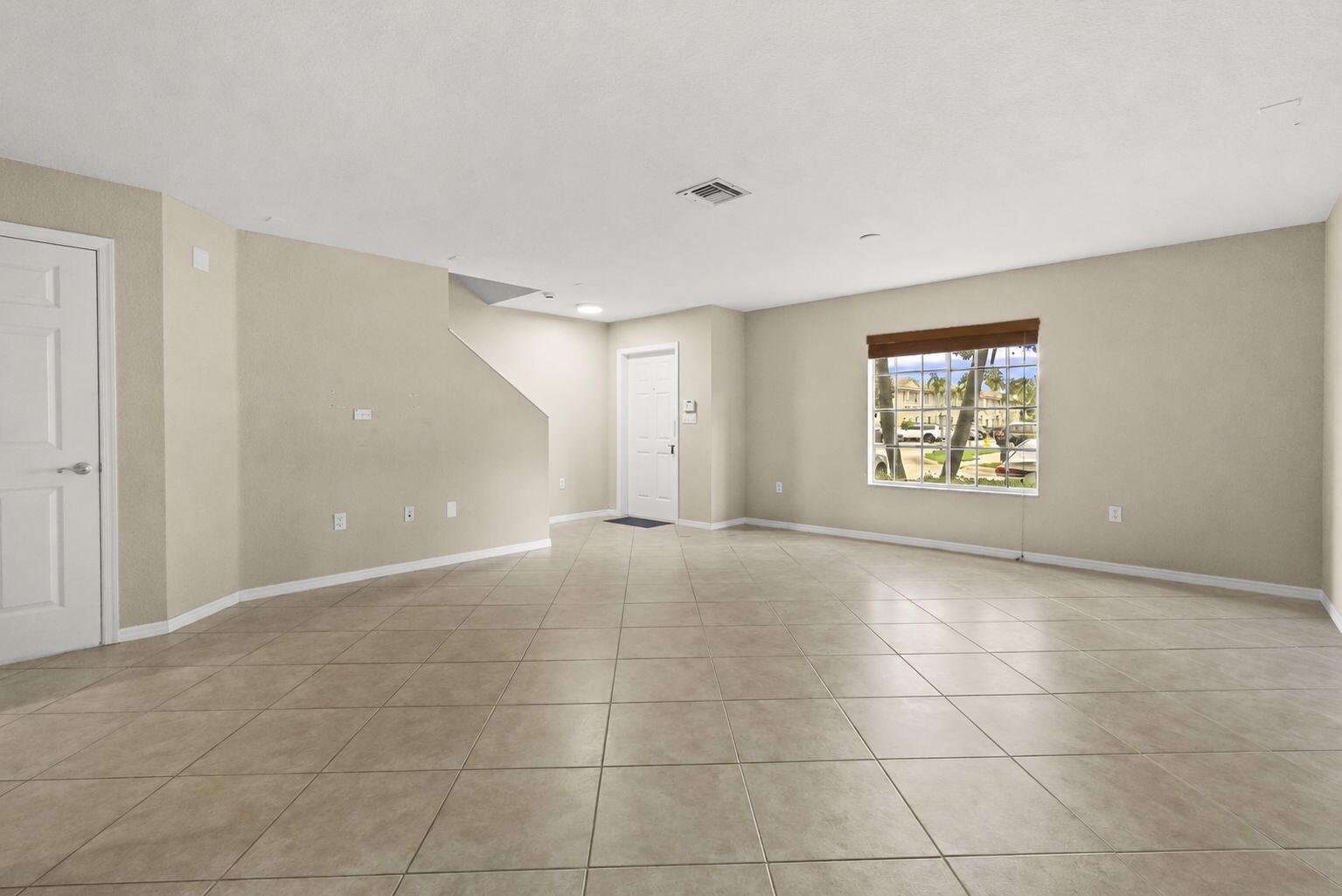5963 Glasgow Way Property Photo 6