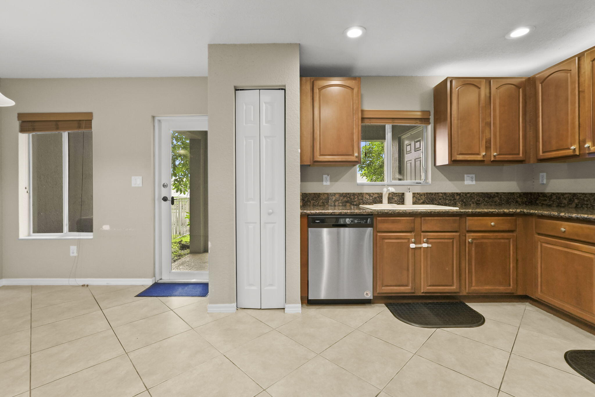 5963 Glasgow Way Property Photo 11