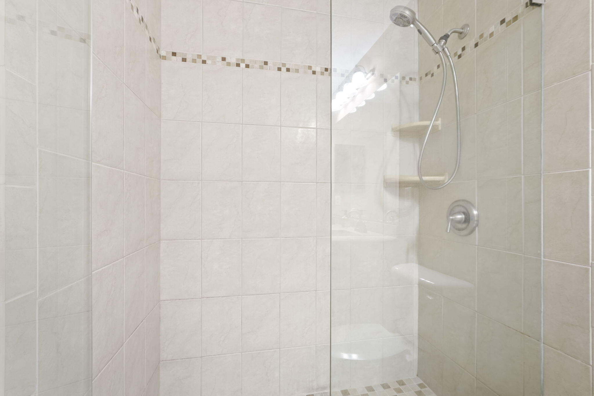 5963 Glasgow Way Property Photo 19