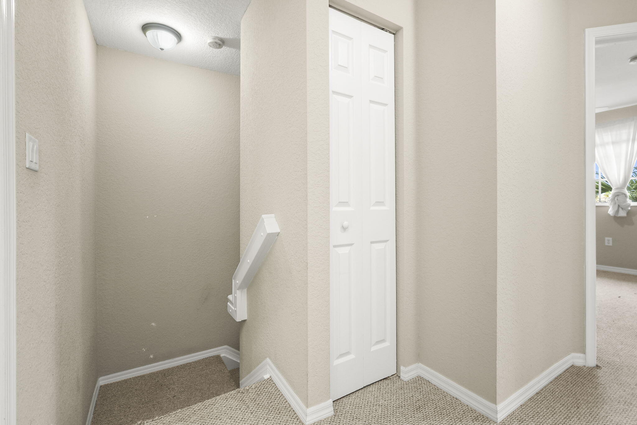 5963 Glasgow Way Property Photo 21