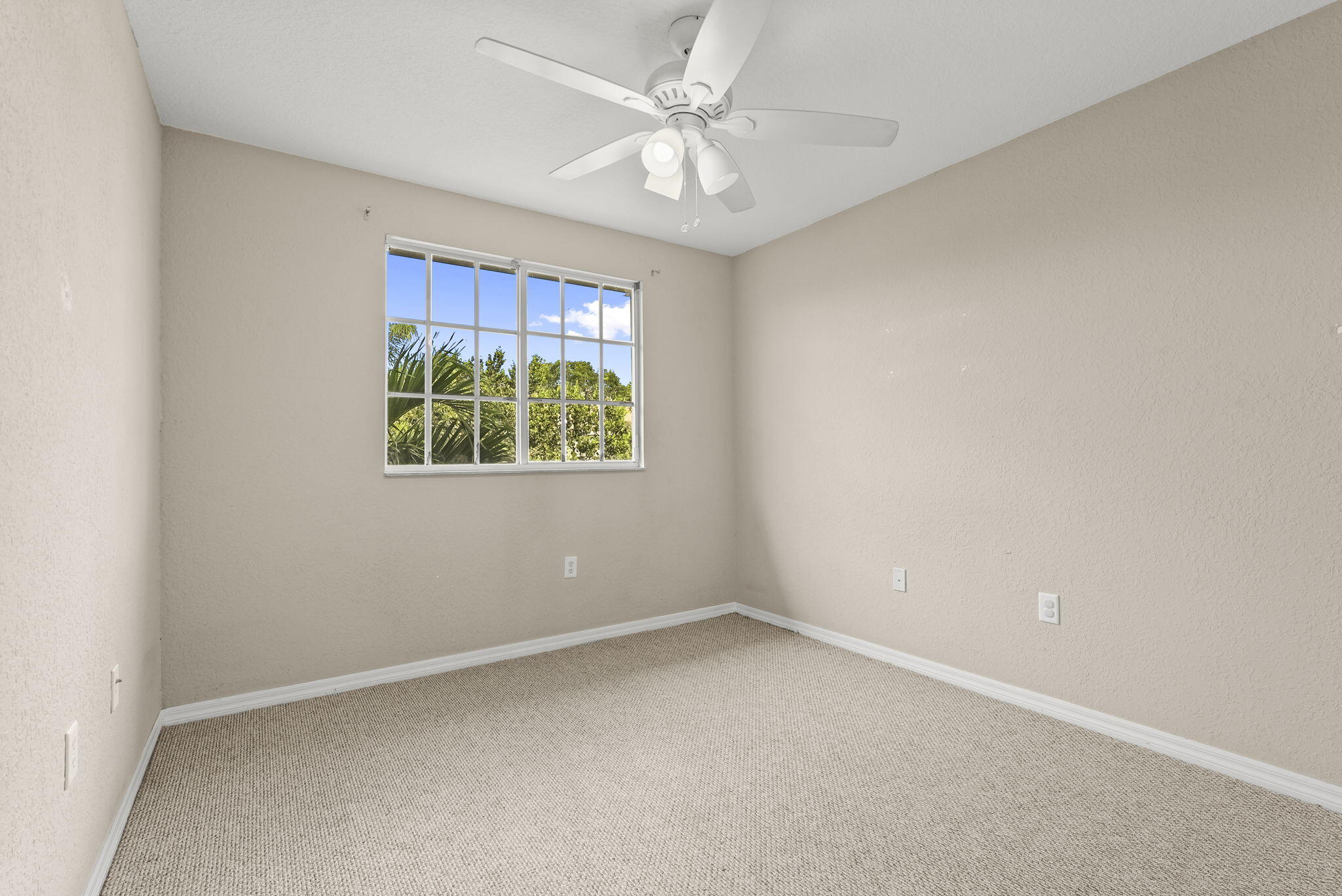 5963 Glasgow Way Property Photo 24