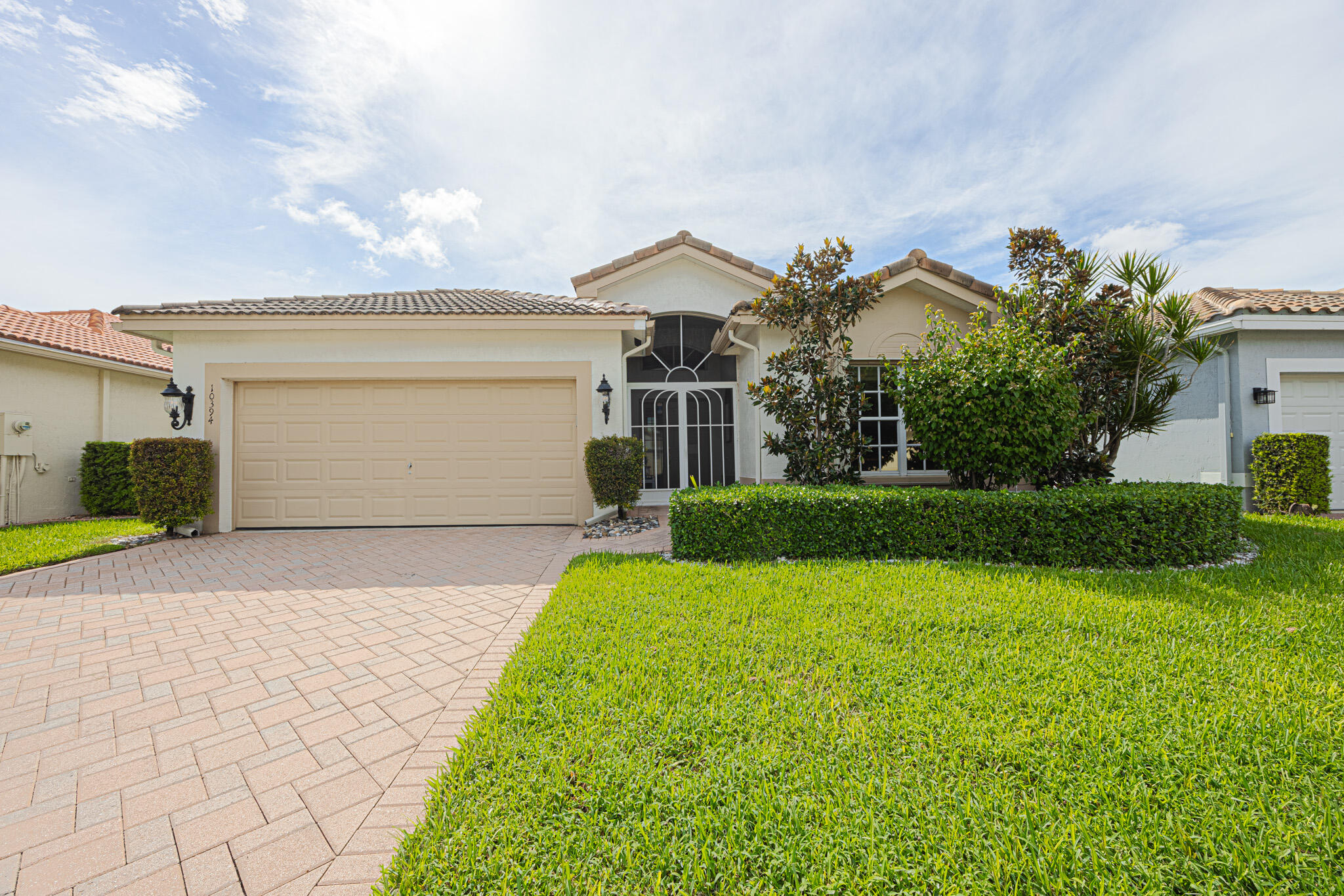 10394 Utopia Circle E Property Photo 1