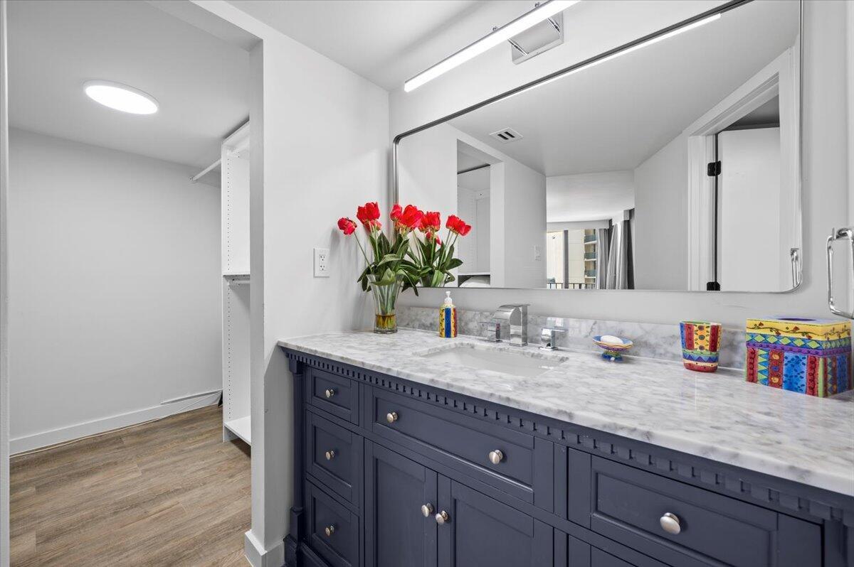 5420 N Ocean Drive 604 Property Photo 14