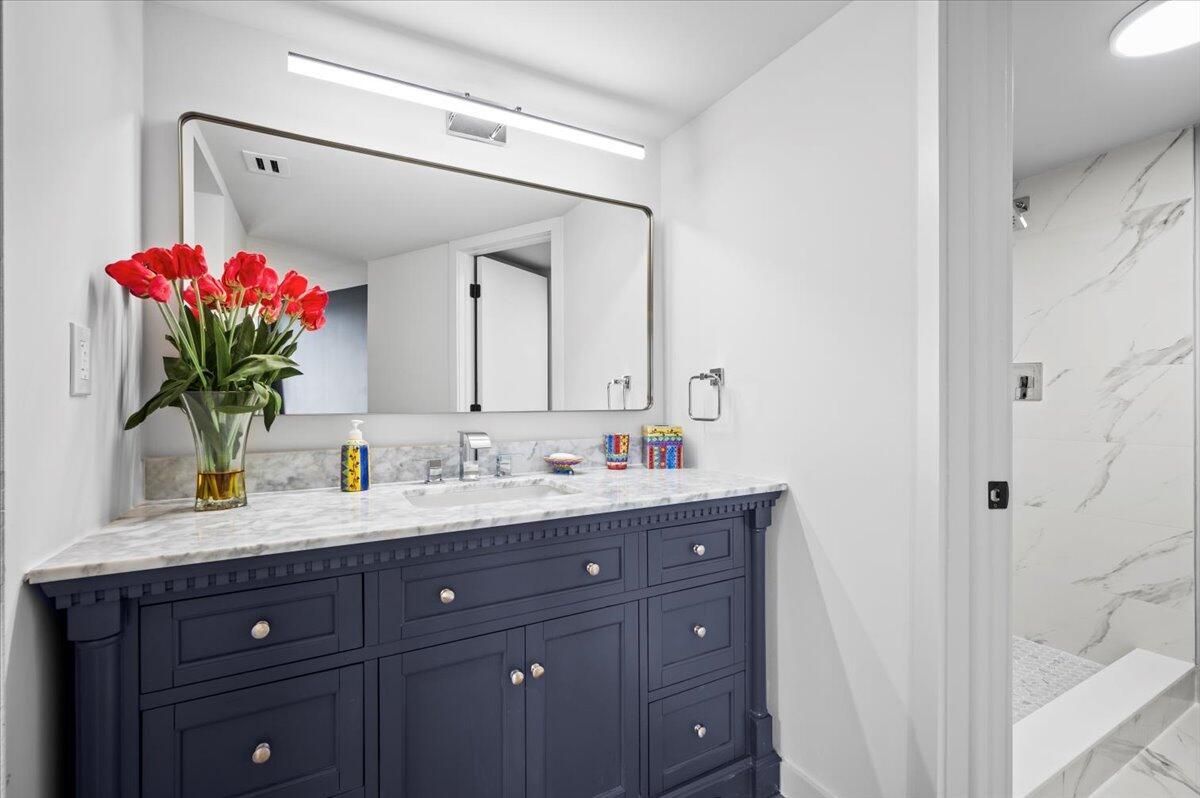 5420 N Ocean Drive 604 Property Photo 15