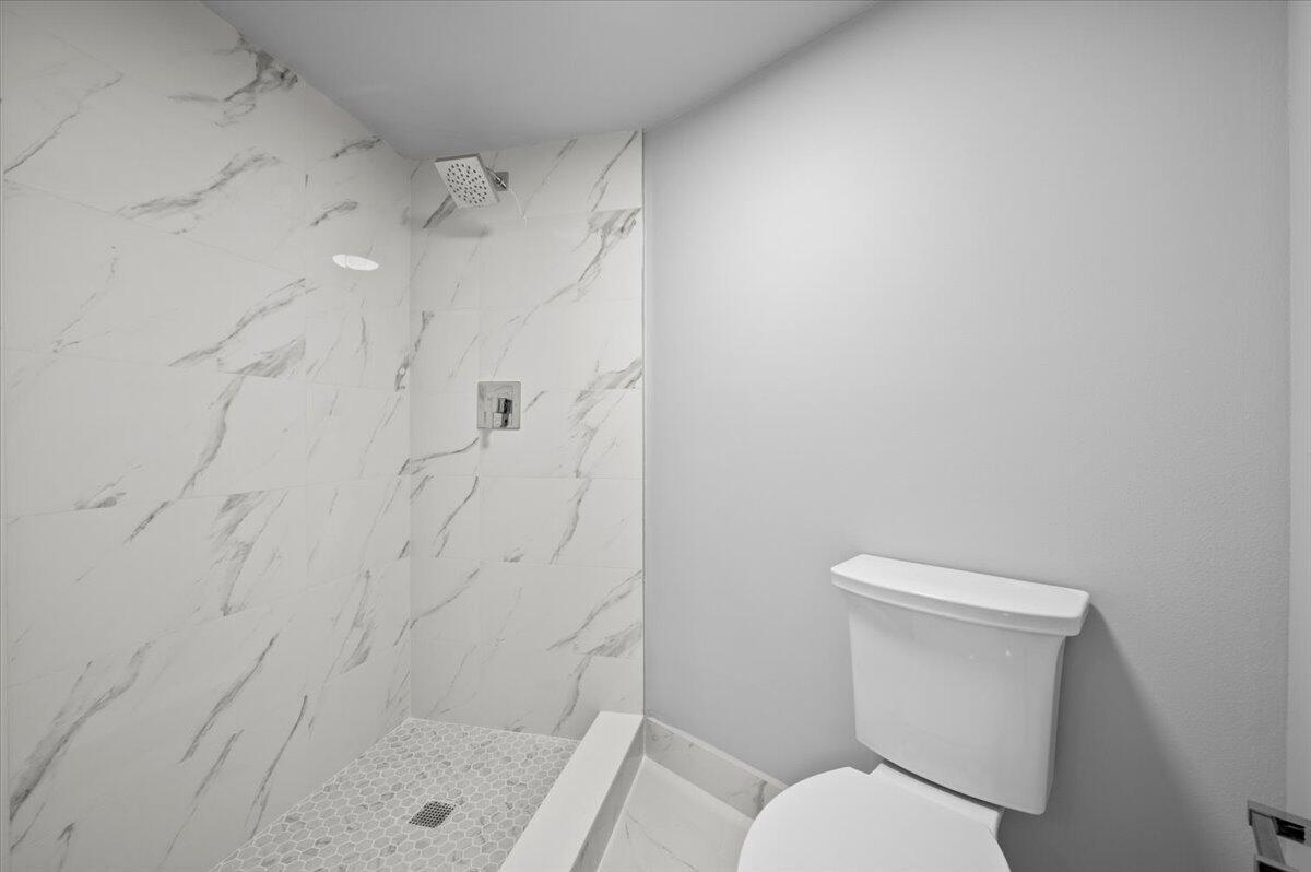 5420 N Ocean Drive 604 Property Photo 18