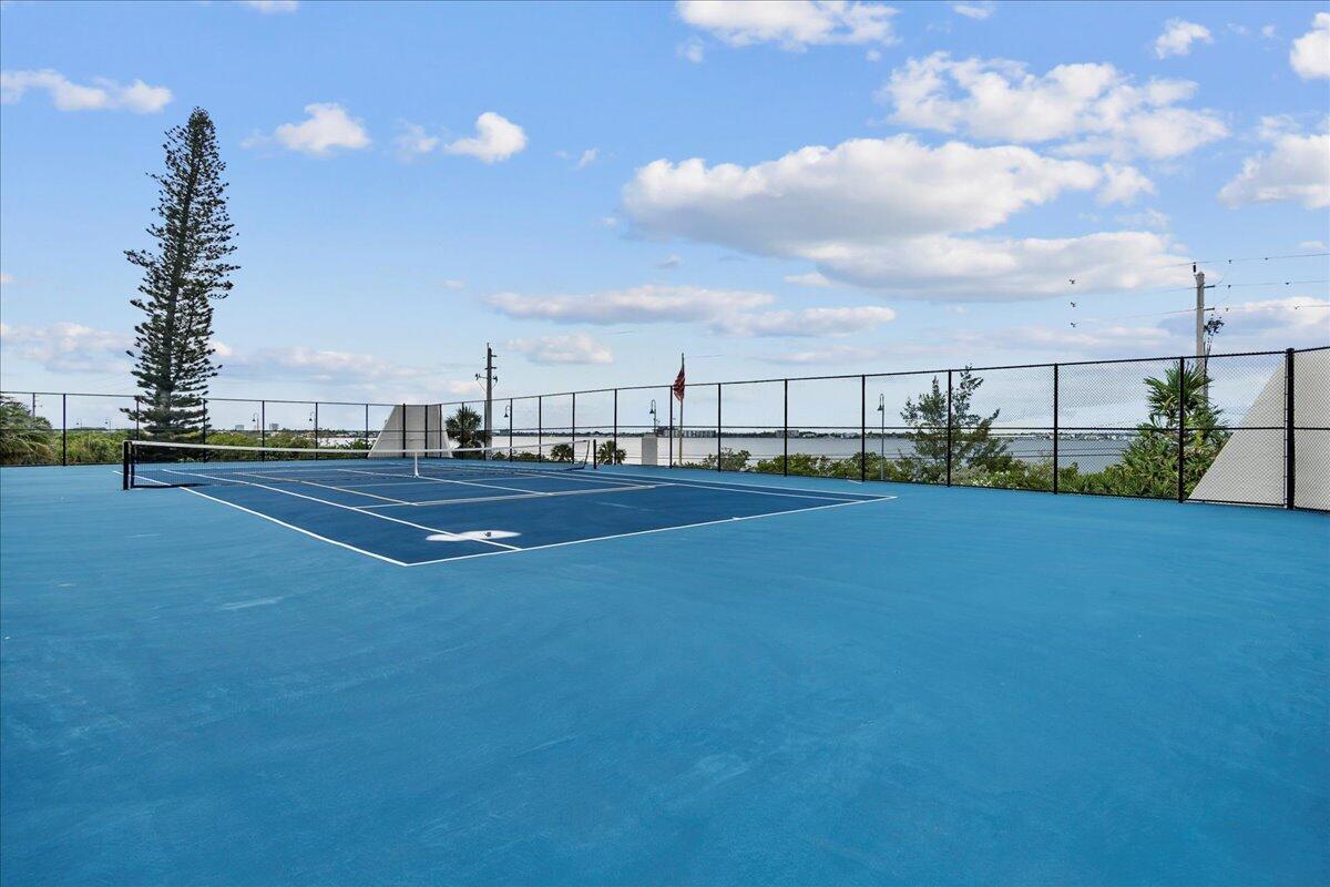 5420 N Ocean Drive 604 Property Photo 40
