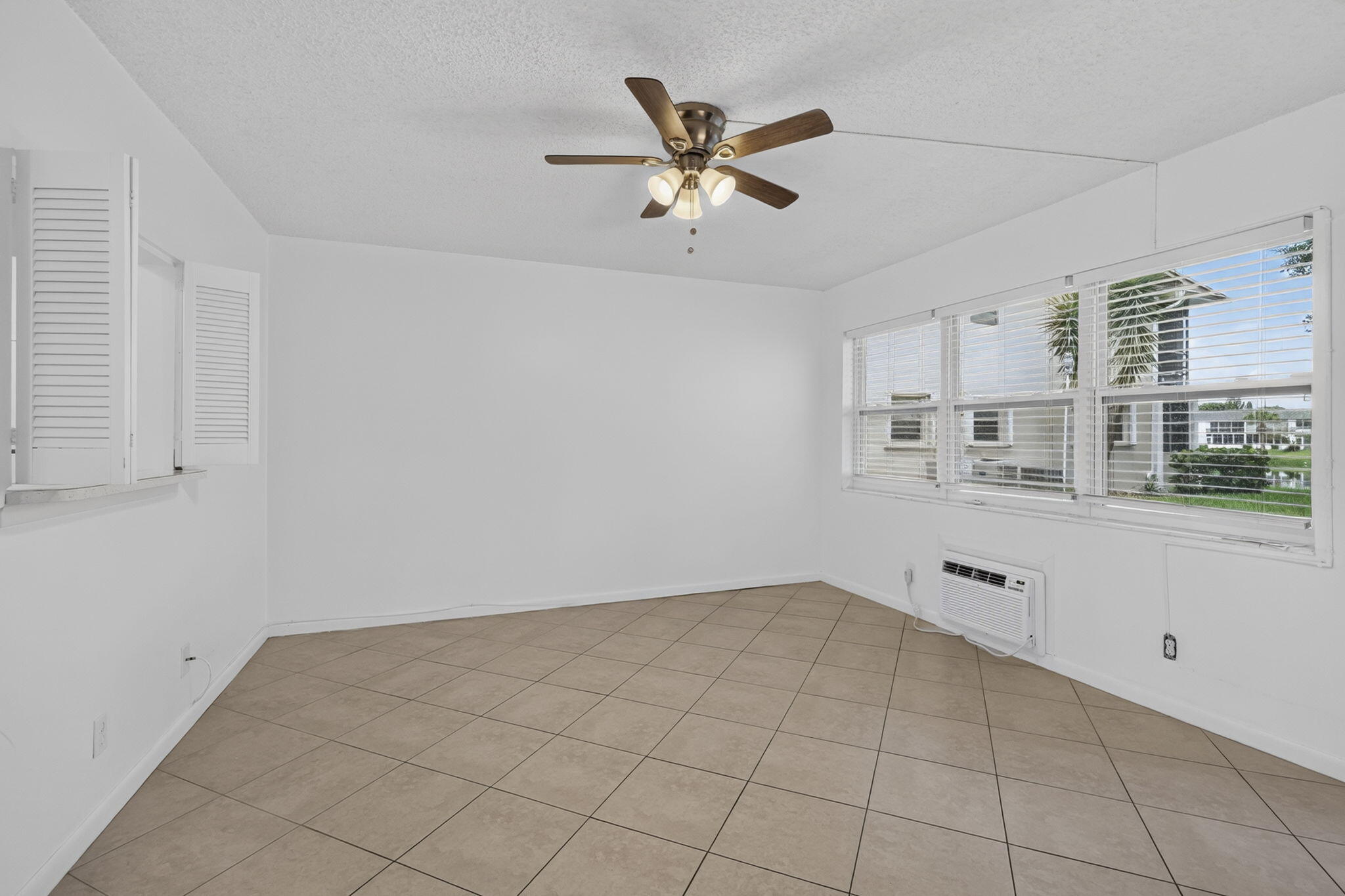 79 Chatham D Property Photo 4