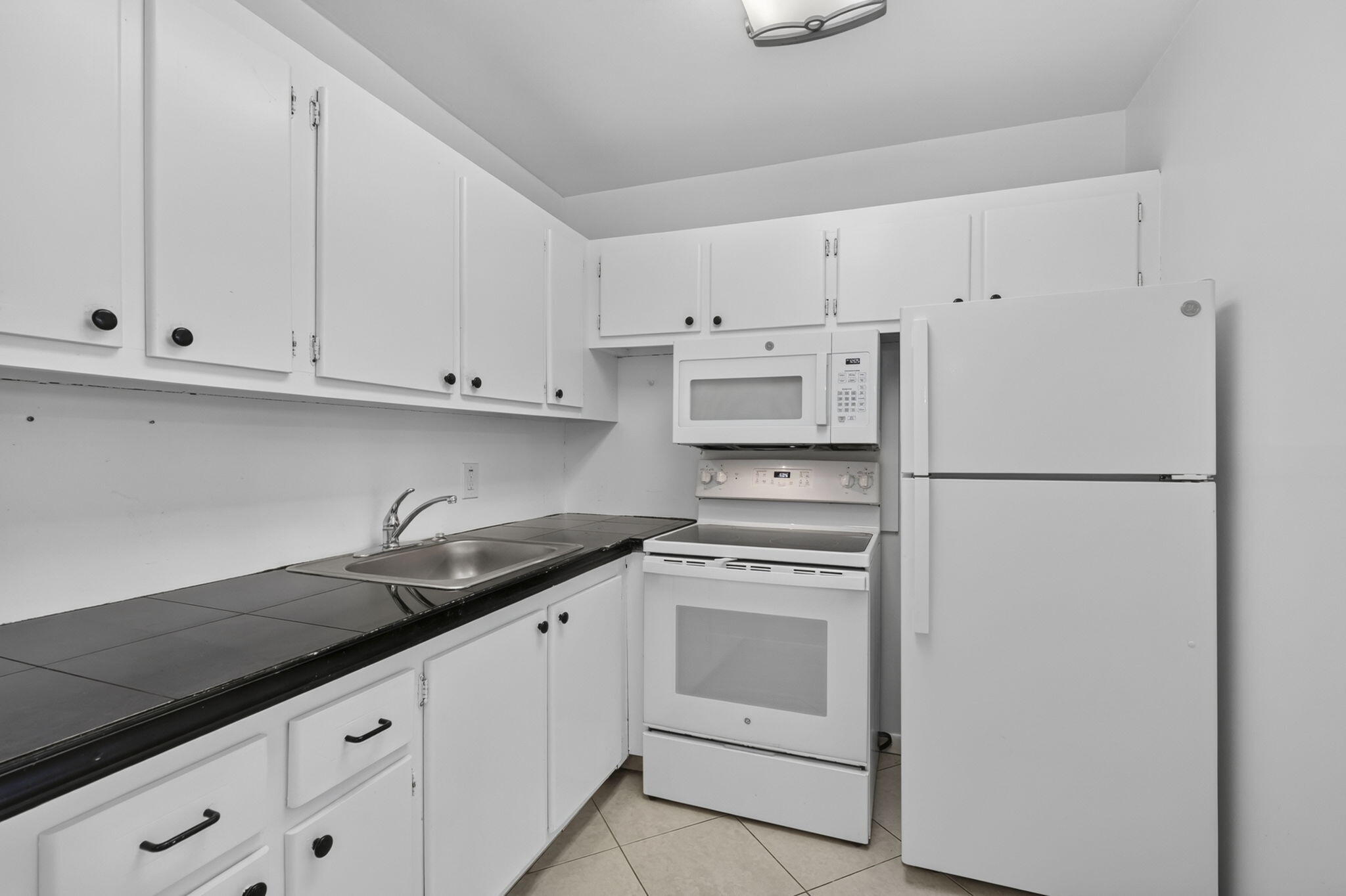 79 Chatham D Property Photo 6