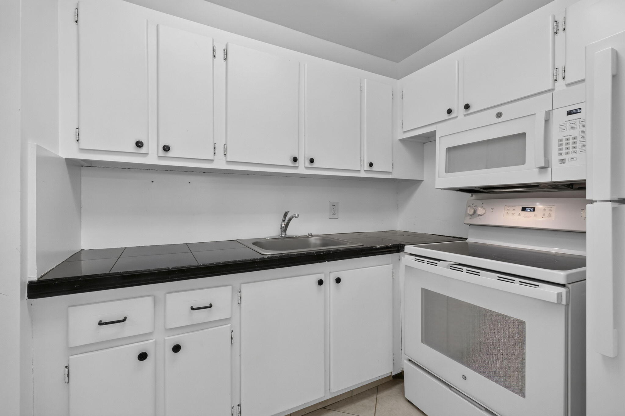 79 Chatham D Property Photo 8