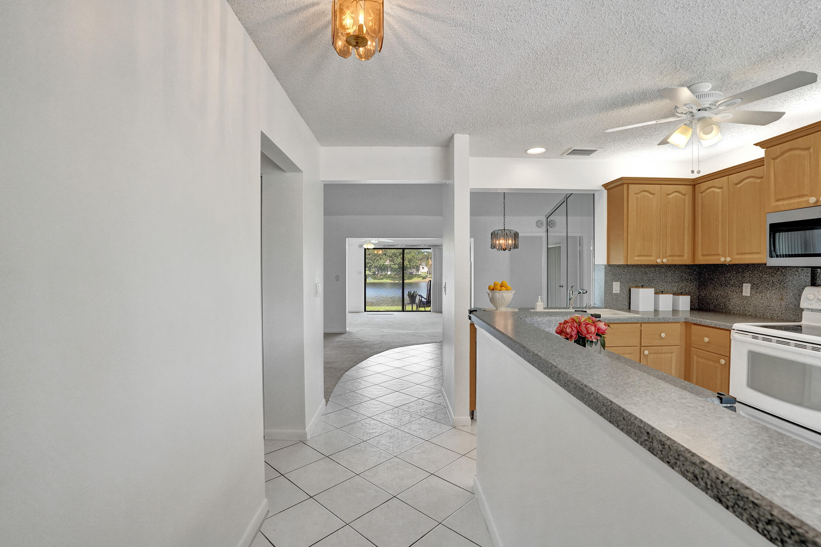 2129 Sw 17th Circle Property Photo 4