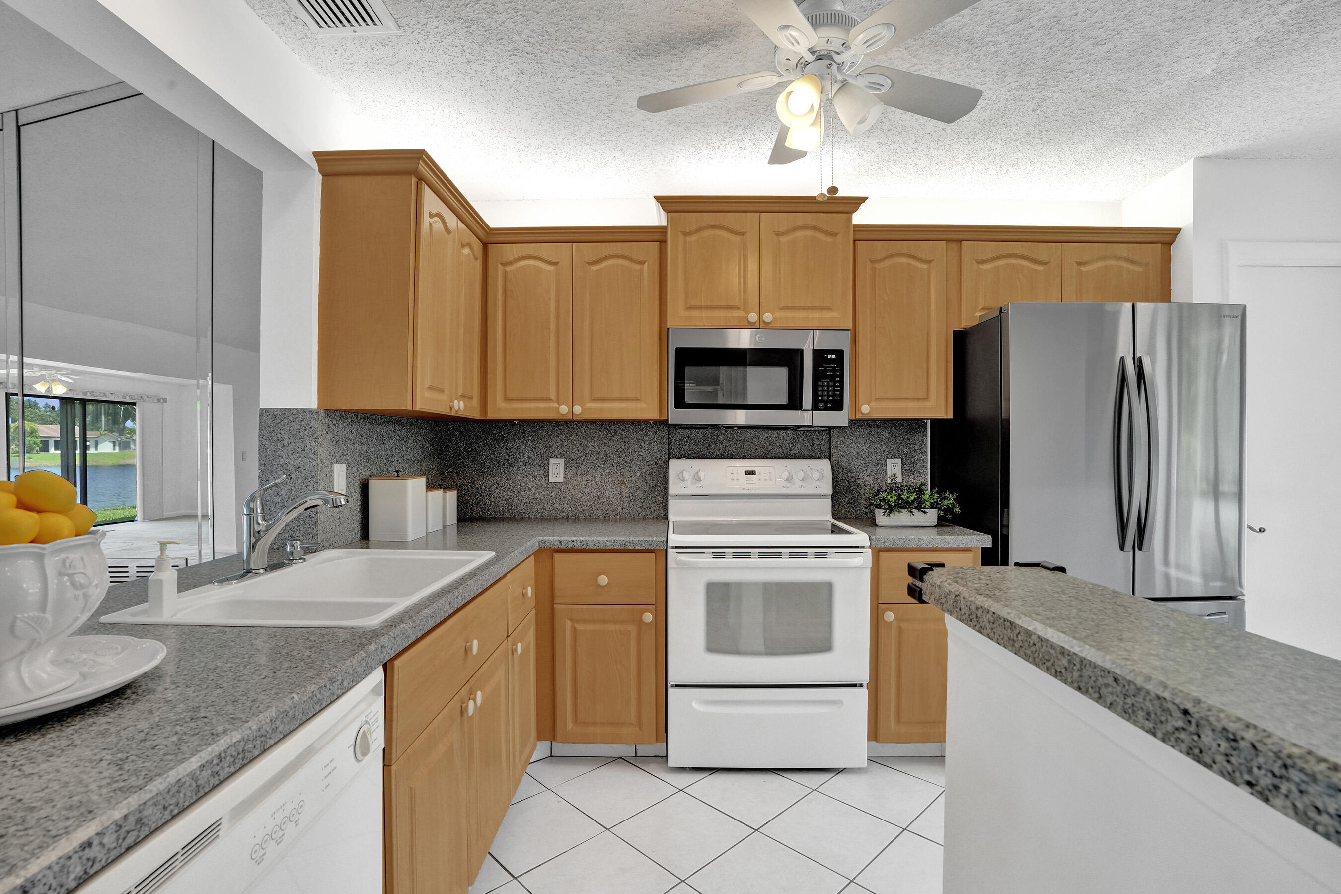 2129 Sw 17th Circle Property Photo 6