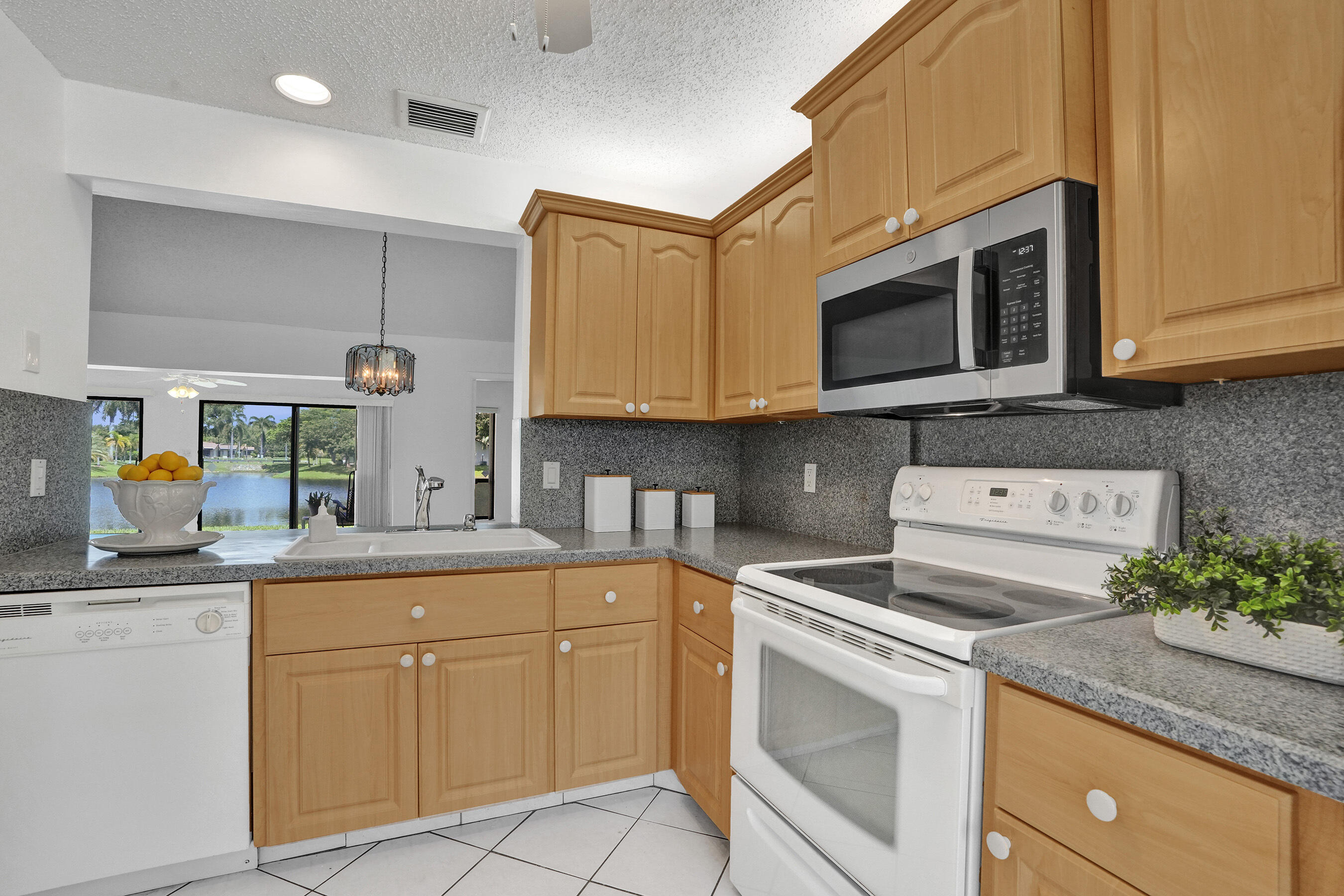 2129 Sw 17th Circle Property Photo 14