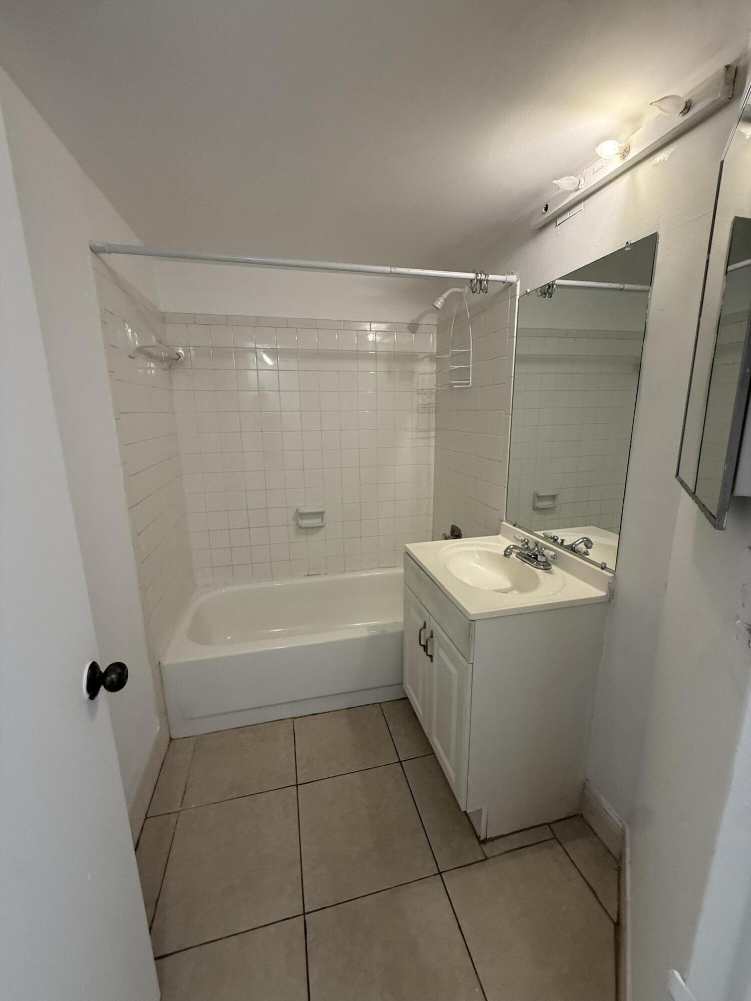 3280 Nw 103rd Terrace 204-a Property Photo 4
