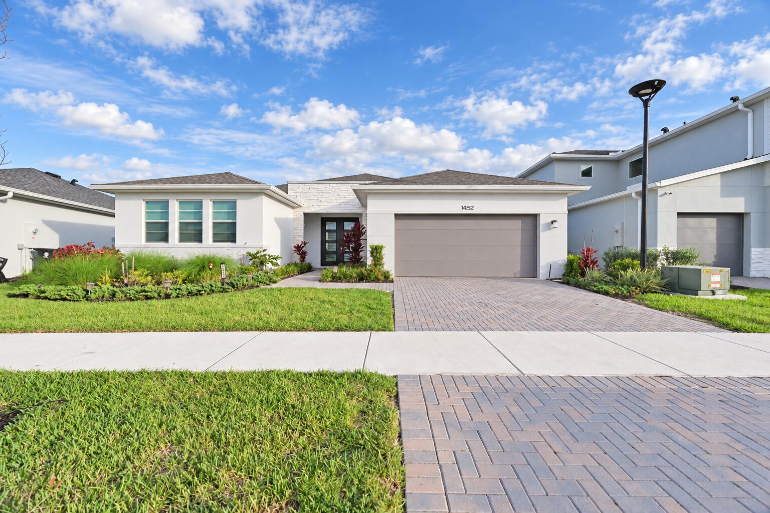 14252 Sw Murney Way Property Photo 1