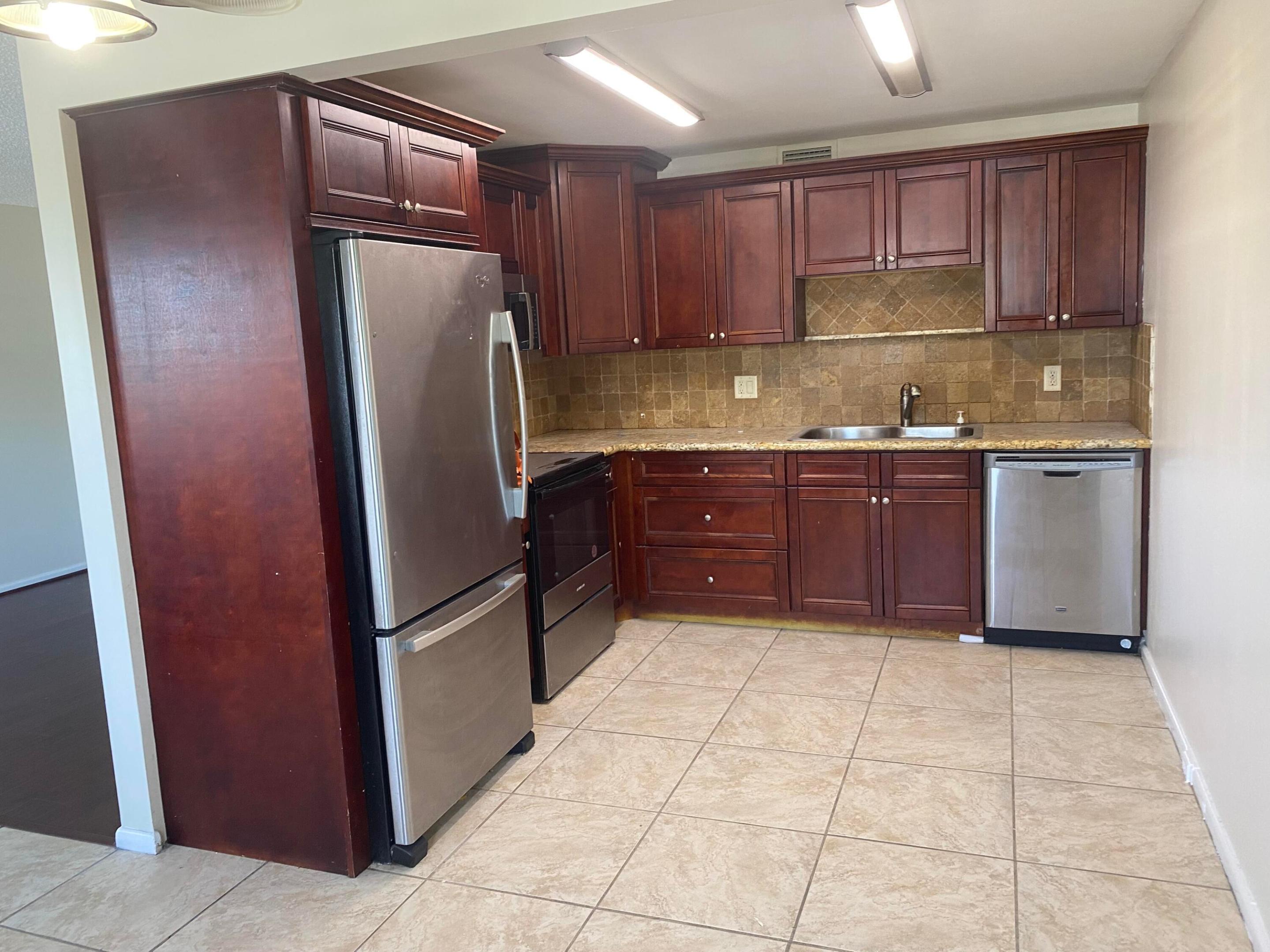 4052 Hythe C Property Photo 11