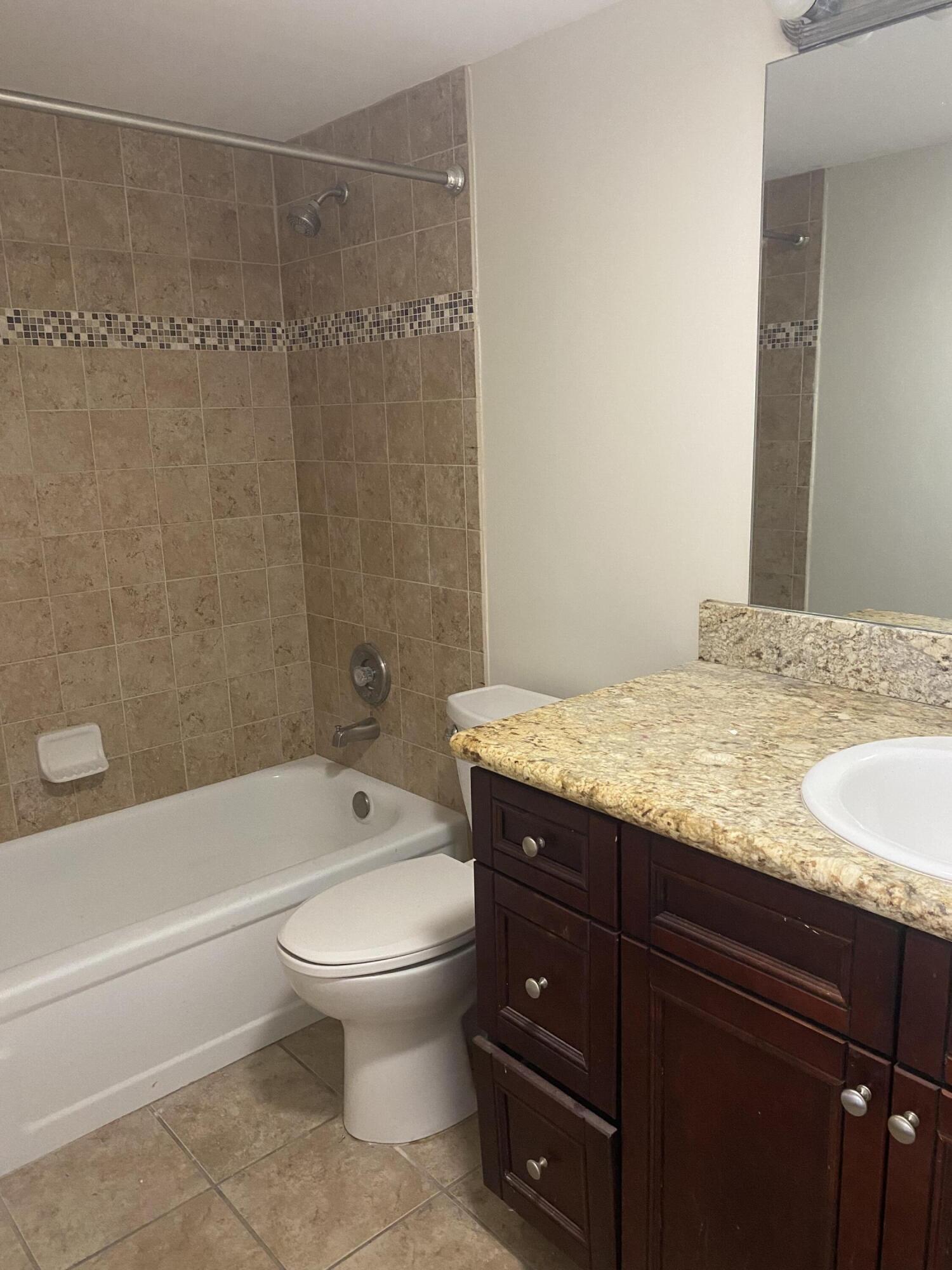 4052 Hythe C Property Photo 23