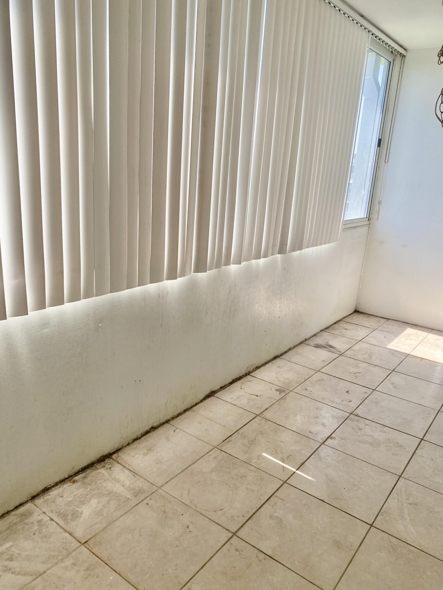 4052 Hythe C Property Photo 33
