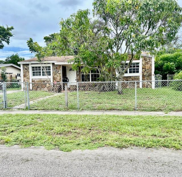 3531 SW 15TH Court Property Photo 1