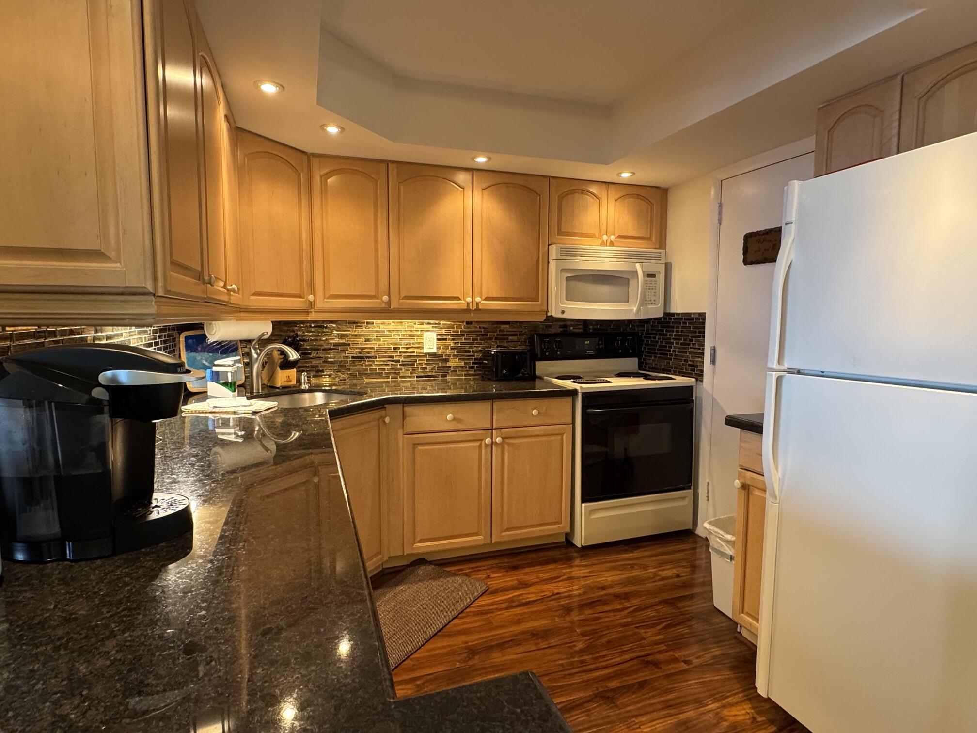 305 N Pompano Beach Boulevard Ph05 Property Photo 2