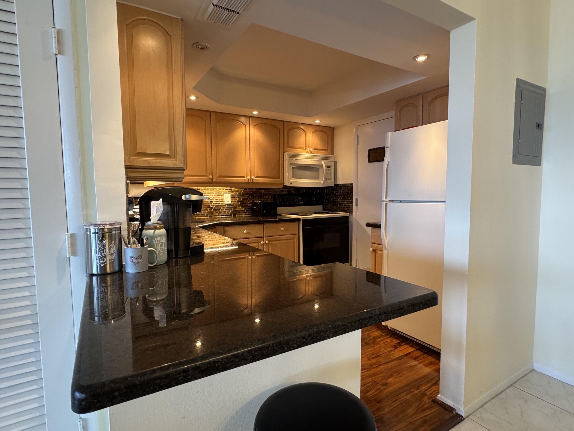 305 N Pompano Beach Boulevard Ph05 Property Photo 5