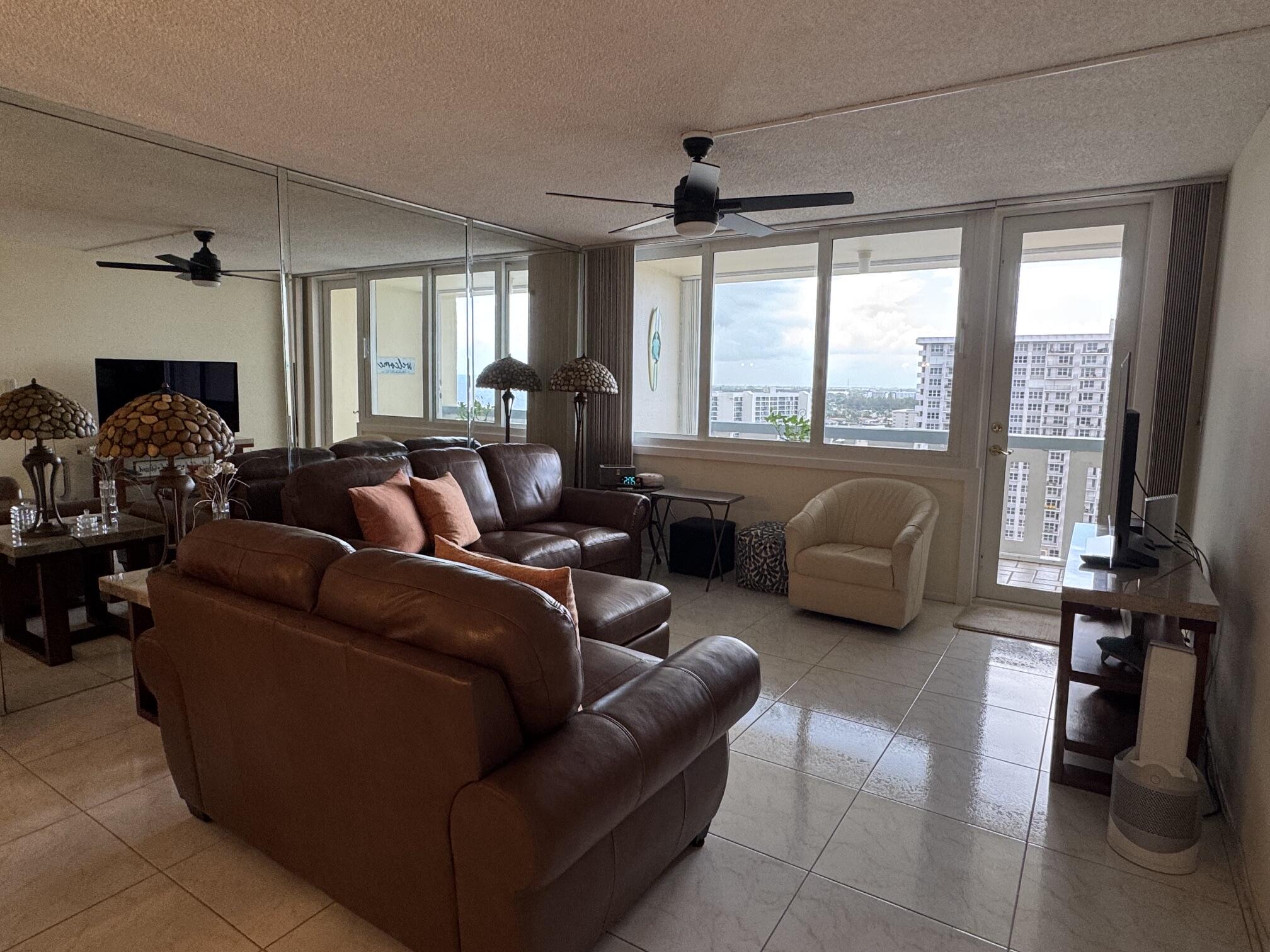 305 N Pompano Beach Boulevard Ph05 Property Photo 7
